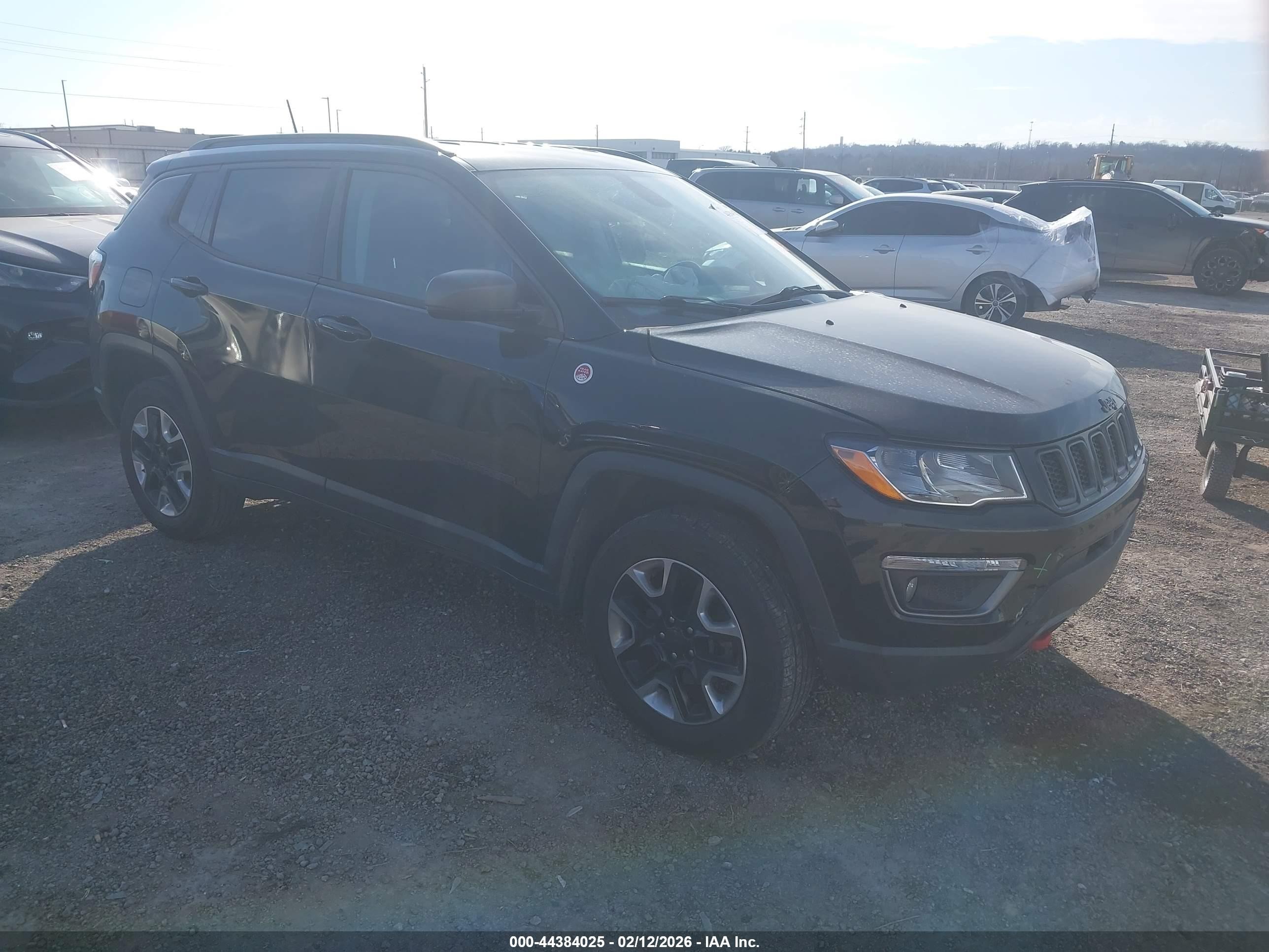 2018 Jeep Compass Trailhawk, VIN 3C4NJDDB2JT442031 — Front end