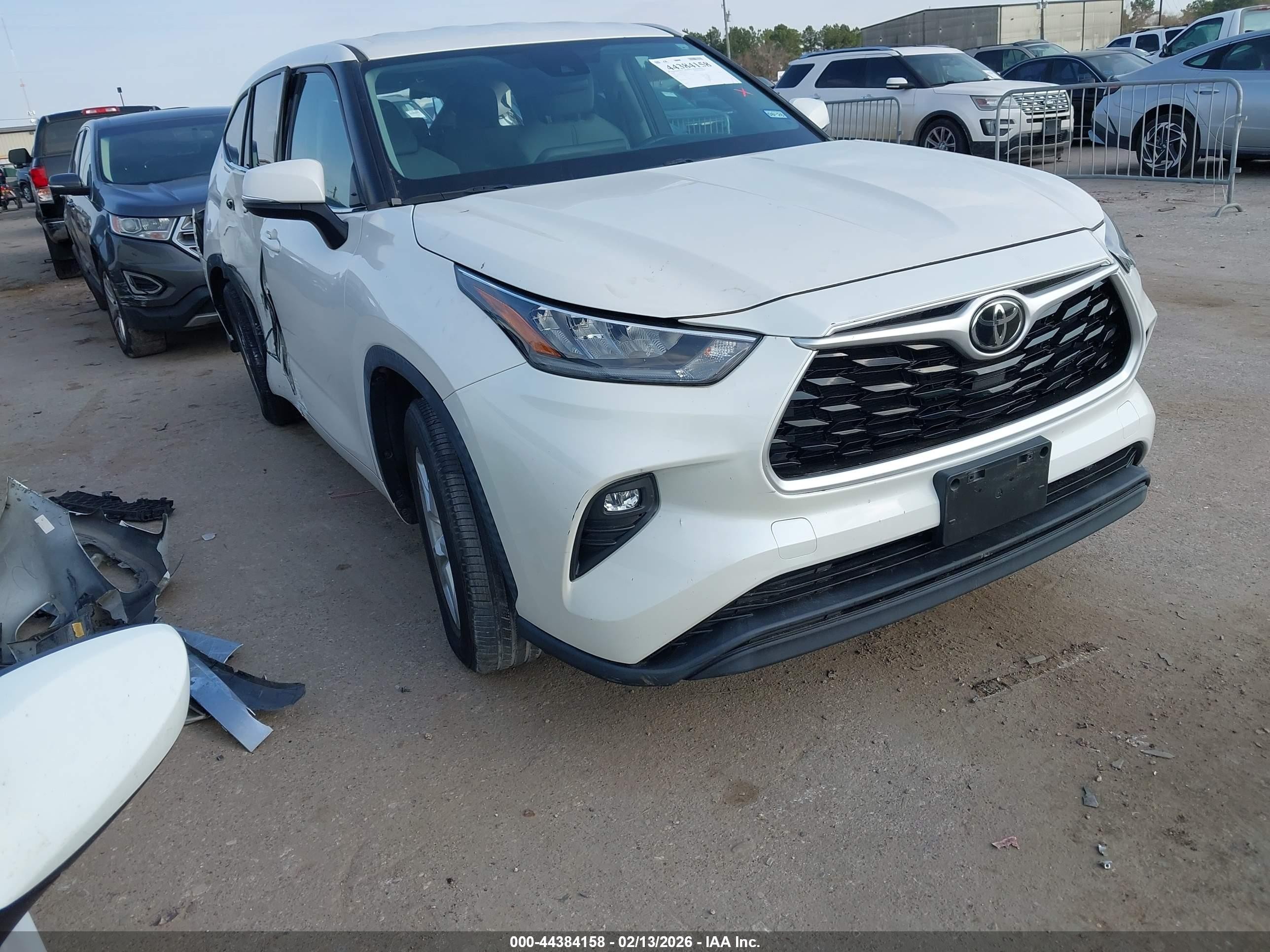 2020 Toyota Highlander LE, VIN 5TDZZRAH7LS506545 — Rear end