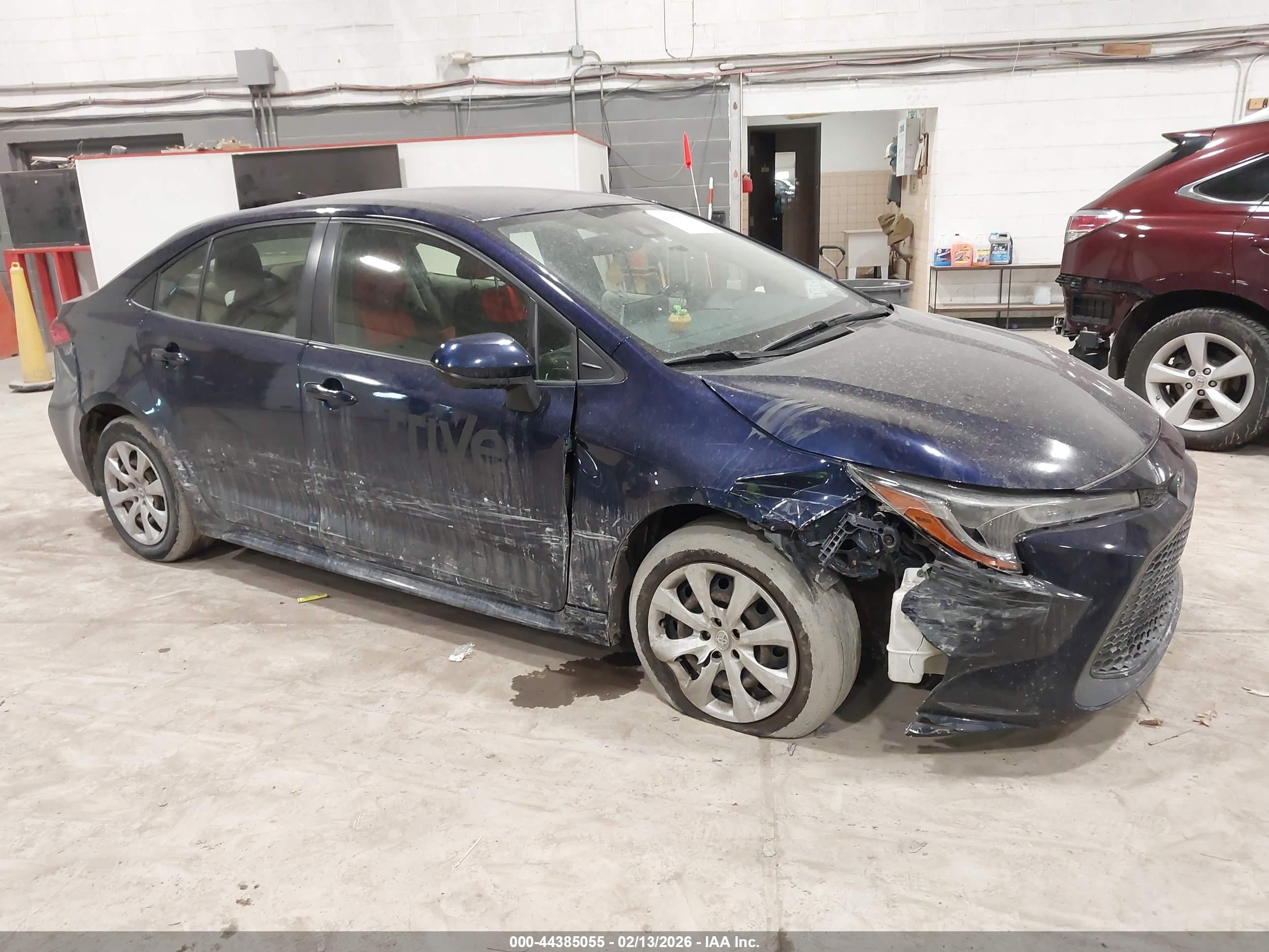 2021 Toyota Corolla LE, VIN JTDEPMAE7MJ130585 — Side