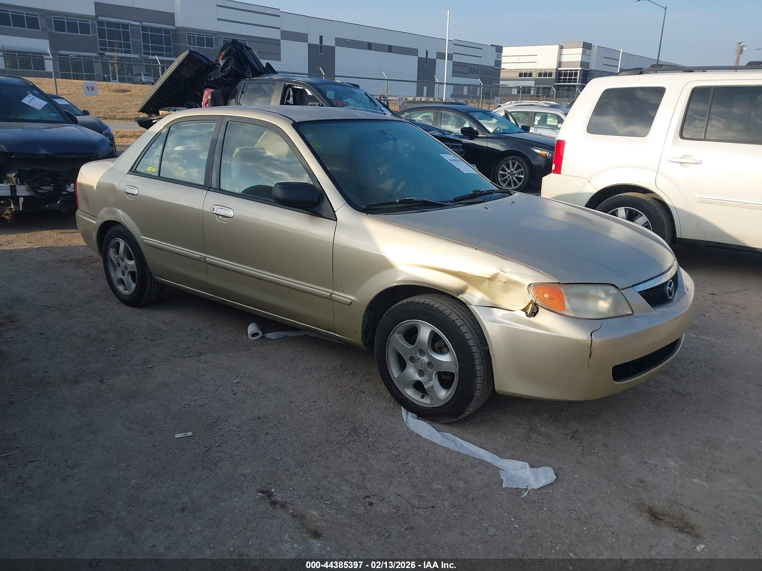2001 Mazda Protege LX, VIN JM1BJ225910412686 — Перед