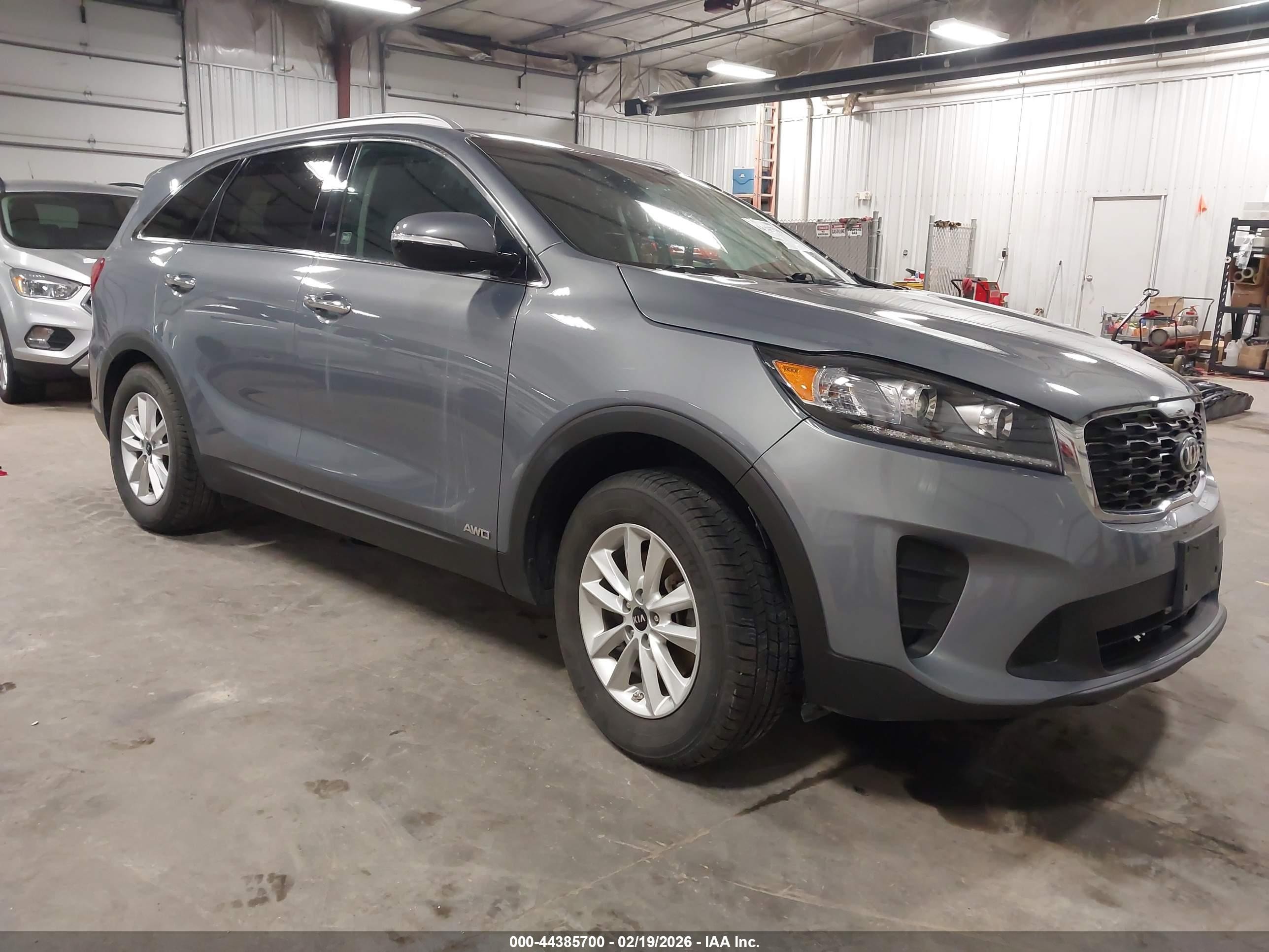 2019 Kia Sorento LX, VIN 5XYPGDA32KG604110 — Side