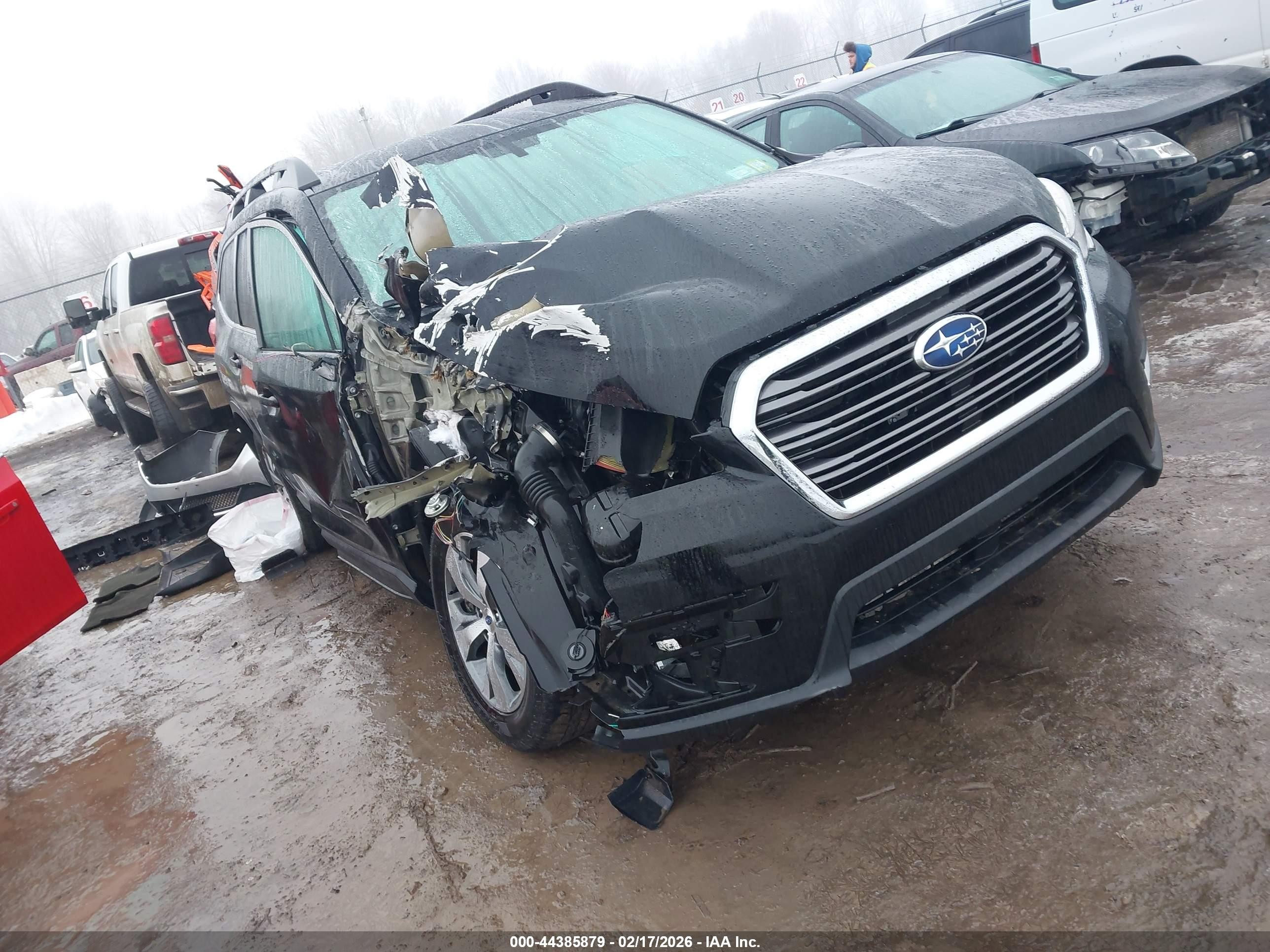 2021 Subaru Ascent Premium, VIN 4S4WMAFD8M3444760 — Front end