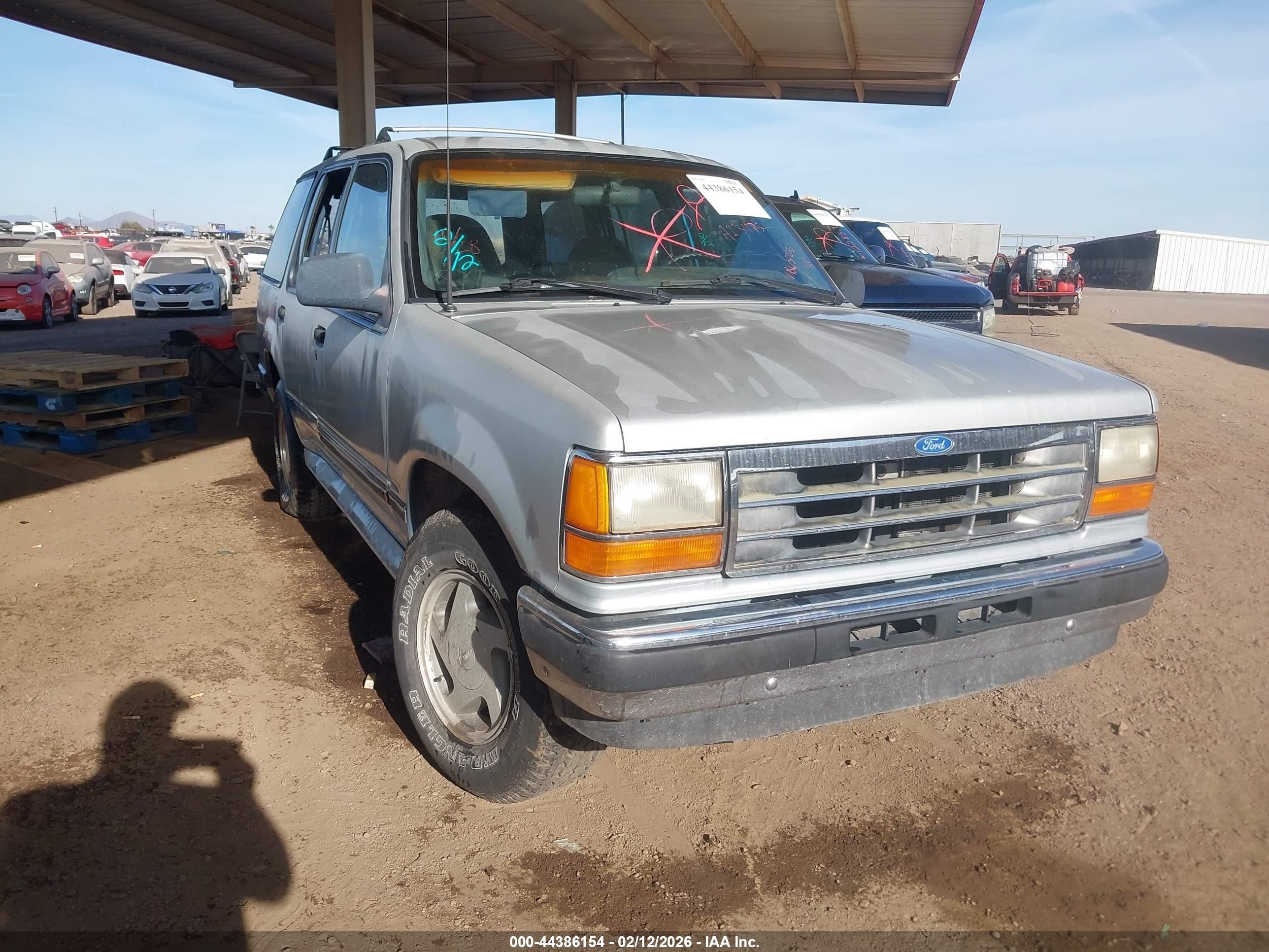 1994 Ford Explorer Eddie Bauer, VIN 1FMDU32X7RUA13475 — Normal wear