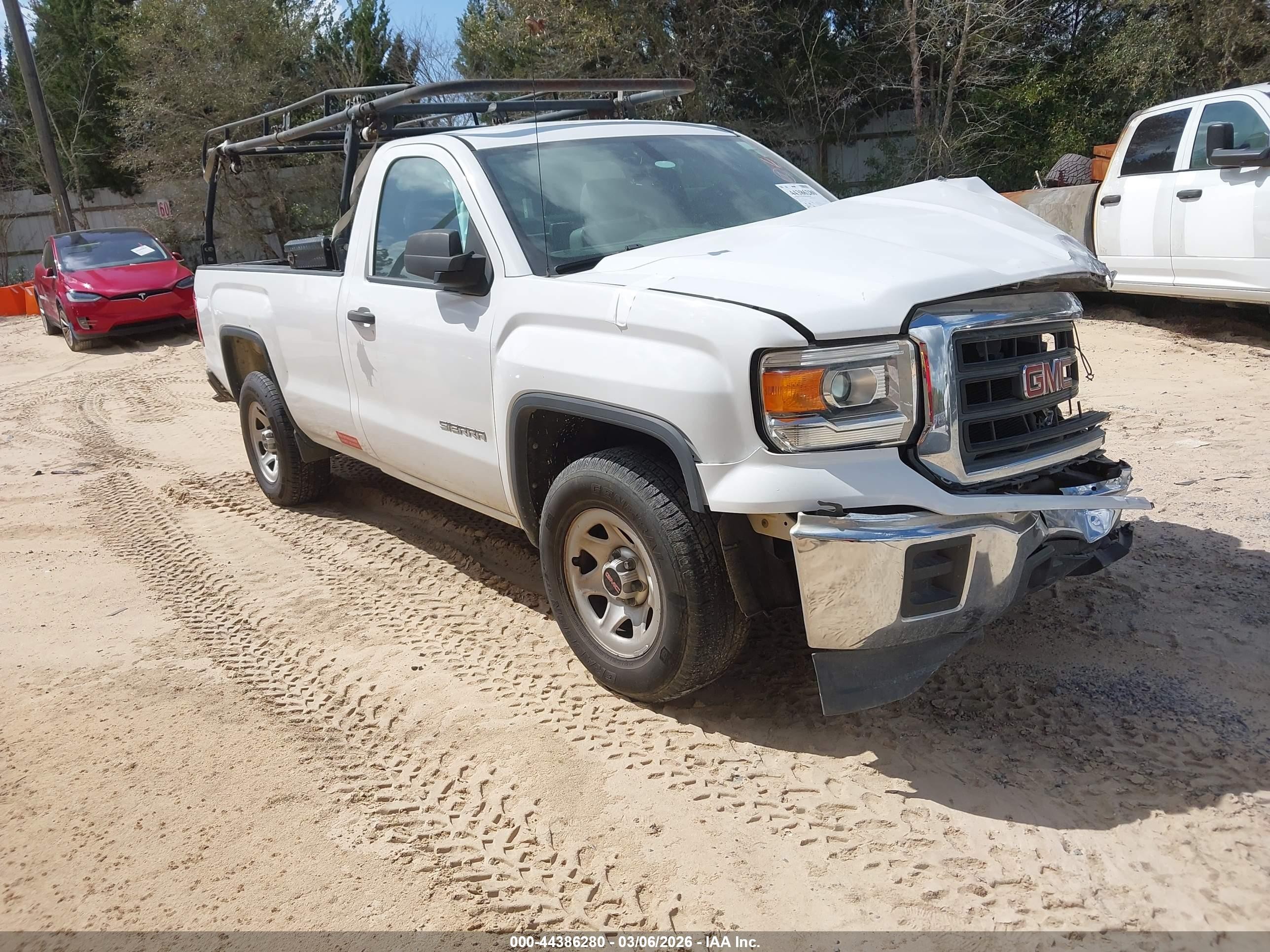 2015 GMC Sierra 1500, VIN 1GTN1TEH2FZ406806 — Front end