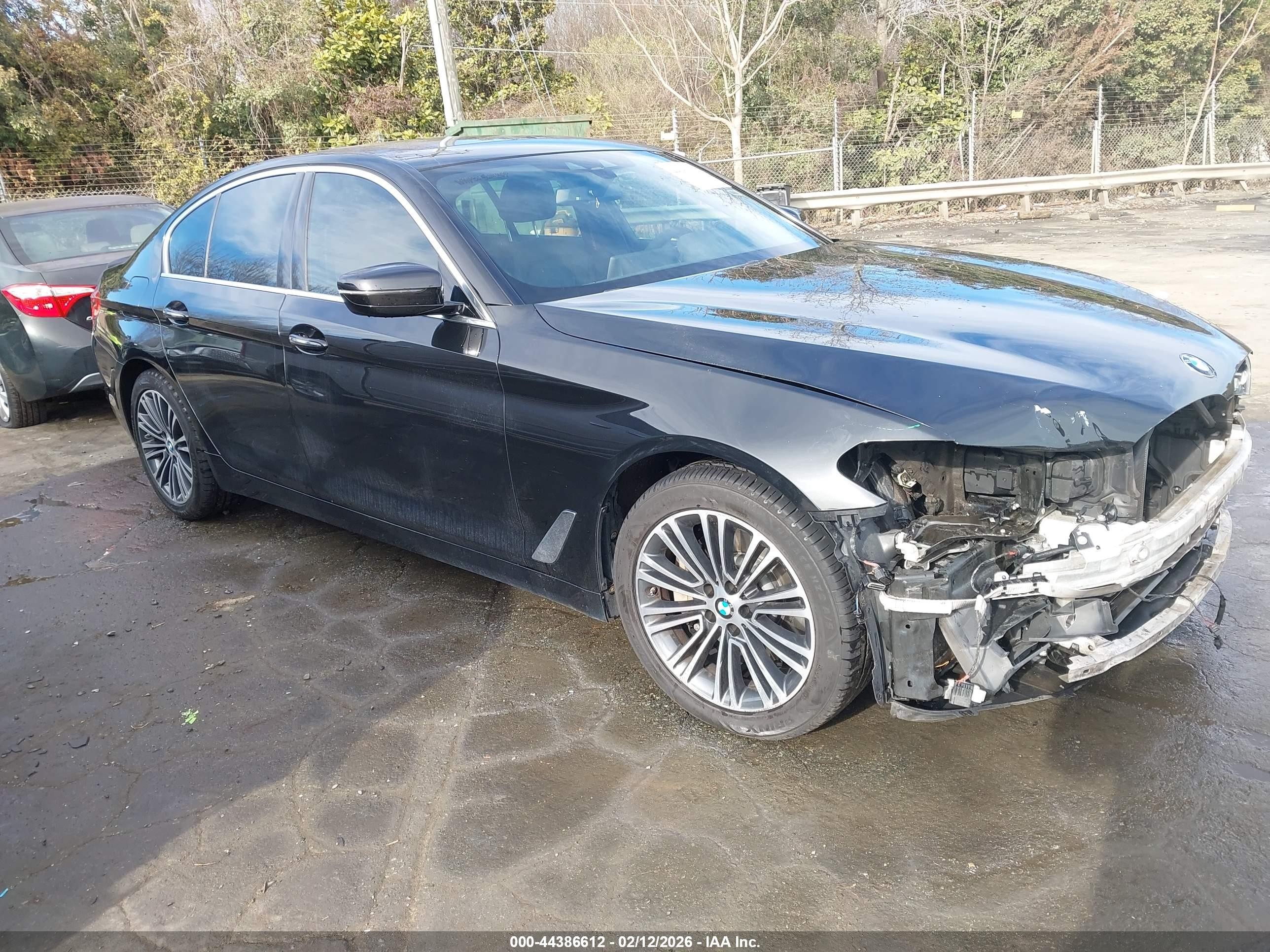 2018 BMW 5 Series 530i xDrive, VIN WBAJA7C56JG908640 — Front end