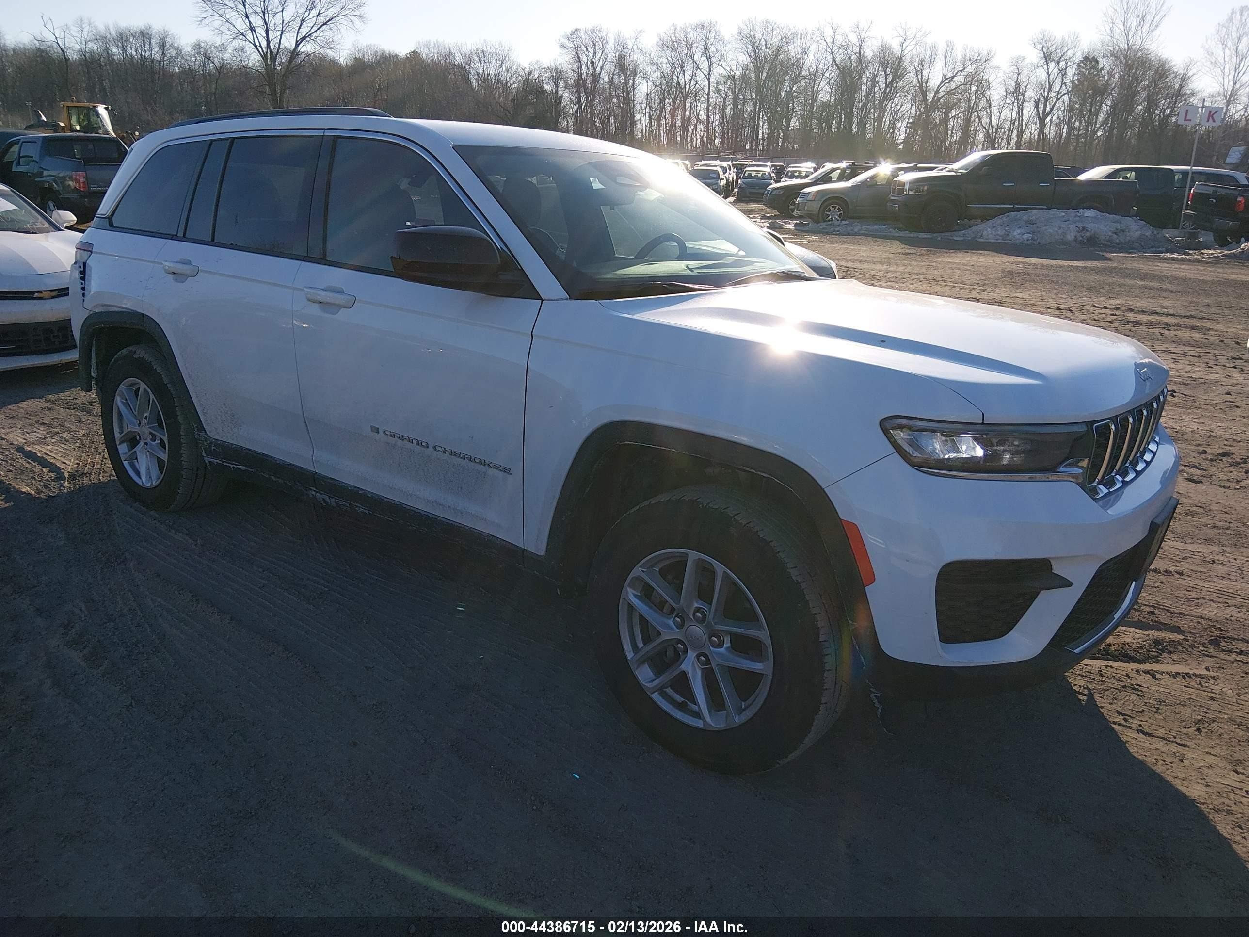 2025 Jeep Grand Cherokee Altitude X, VIN 1C4RJHAG3SC281677 — Rear end