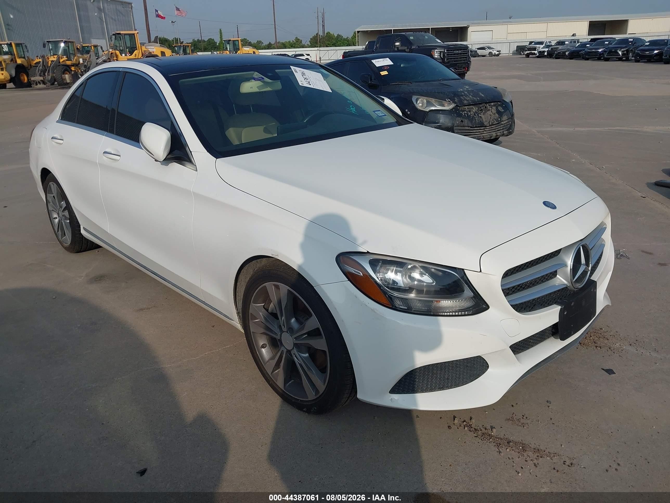 2015 Mercedes-Benz C 300 Sport, VIN 55SWF4JBXFU071019 — Engine fire