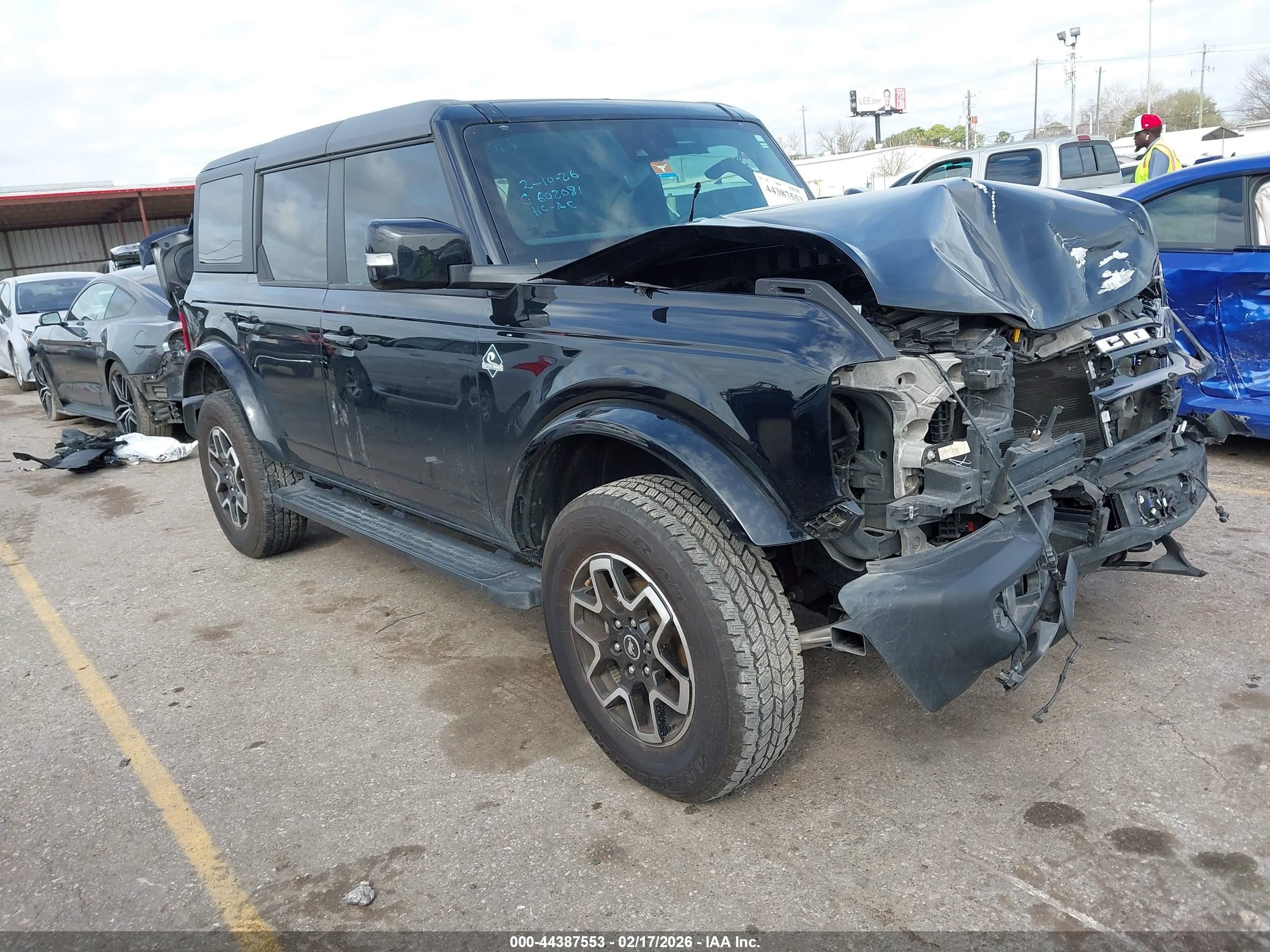 2024 Ford Bronco Outer Banks, VIN 1FMDE8BH2RLB39462 — Auction photo
