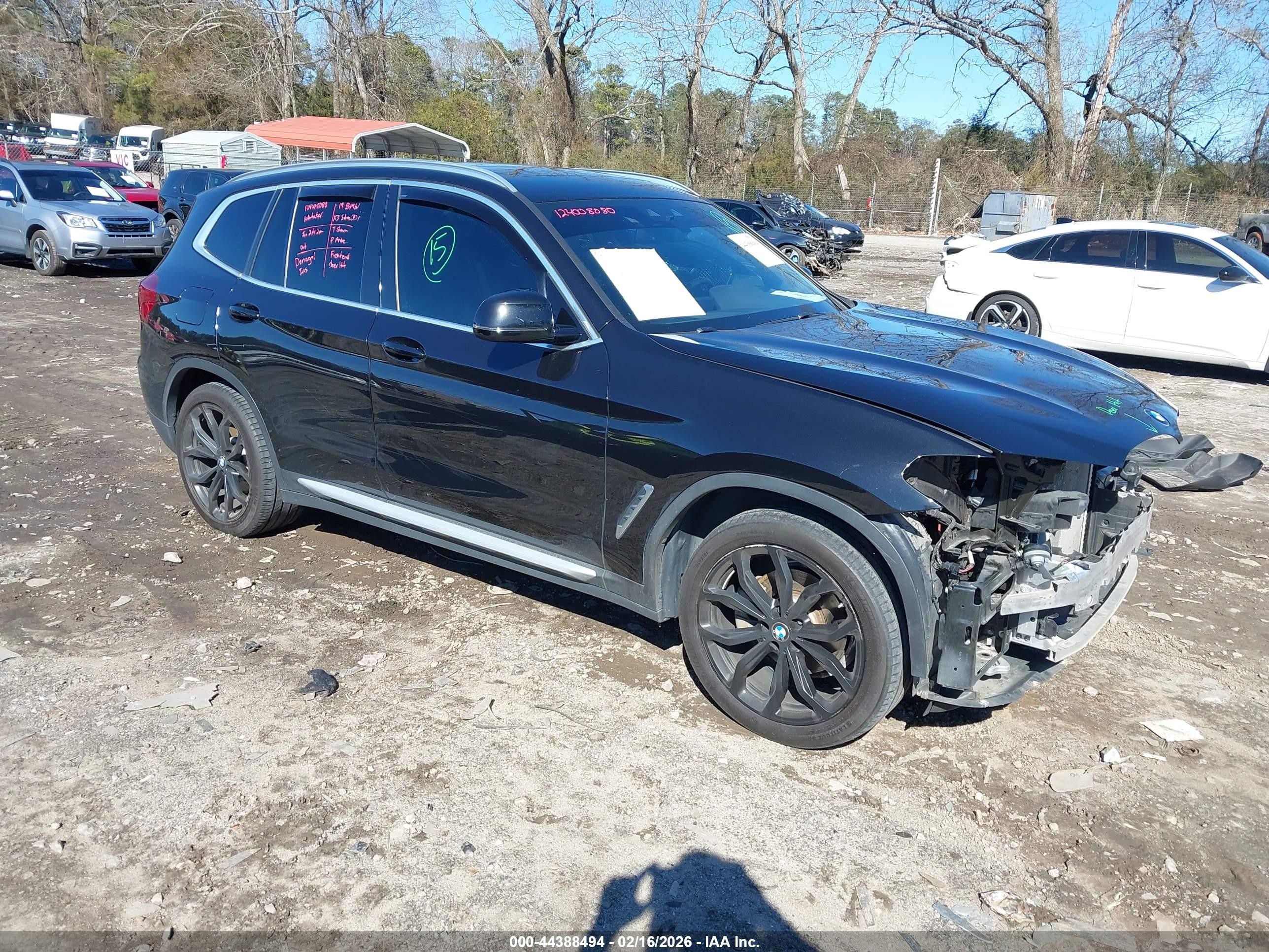2019 BMW X3 sDrive30i, VIN 5UXTR7C52KLF29262 — Front end