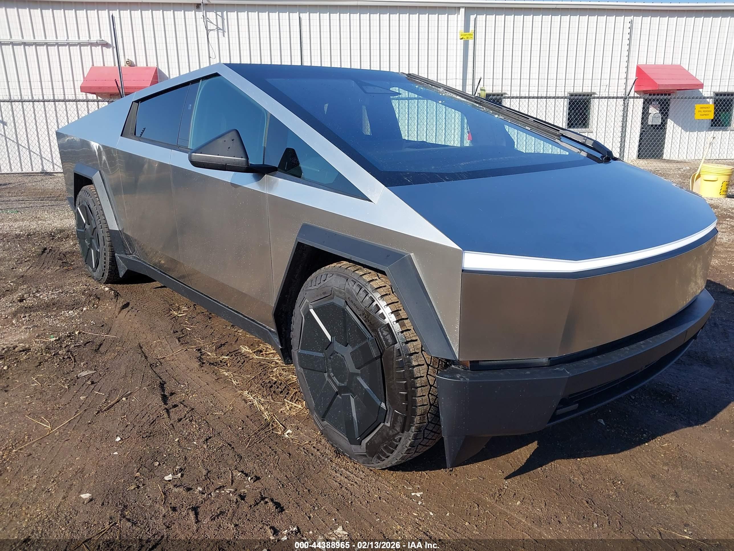 2026 Tesla Cybertruck Premium, VIN 7G2CEHED4TA089855 — Roof