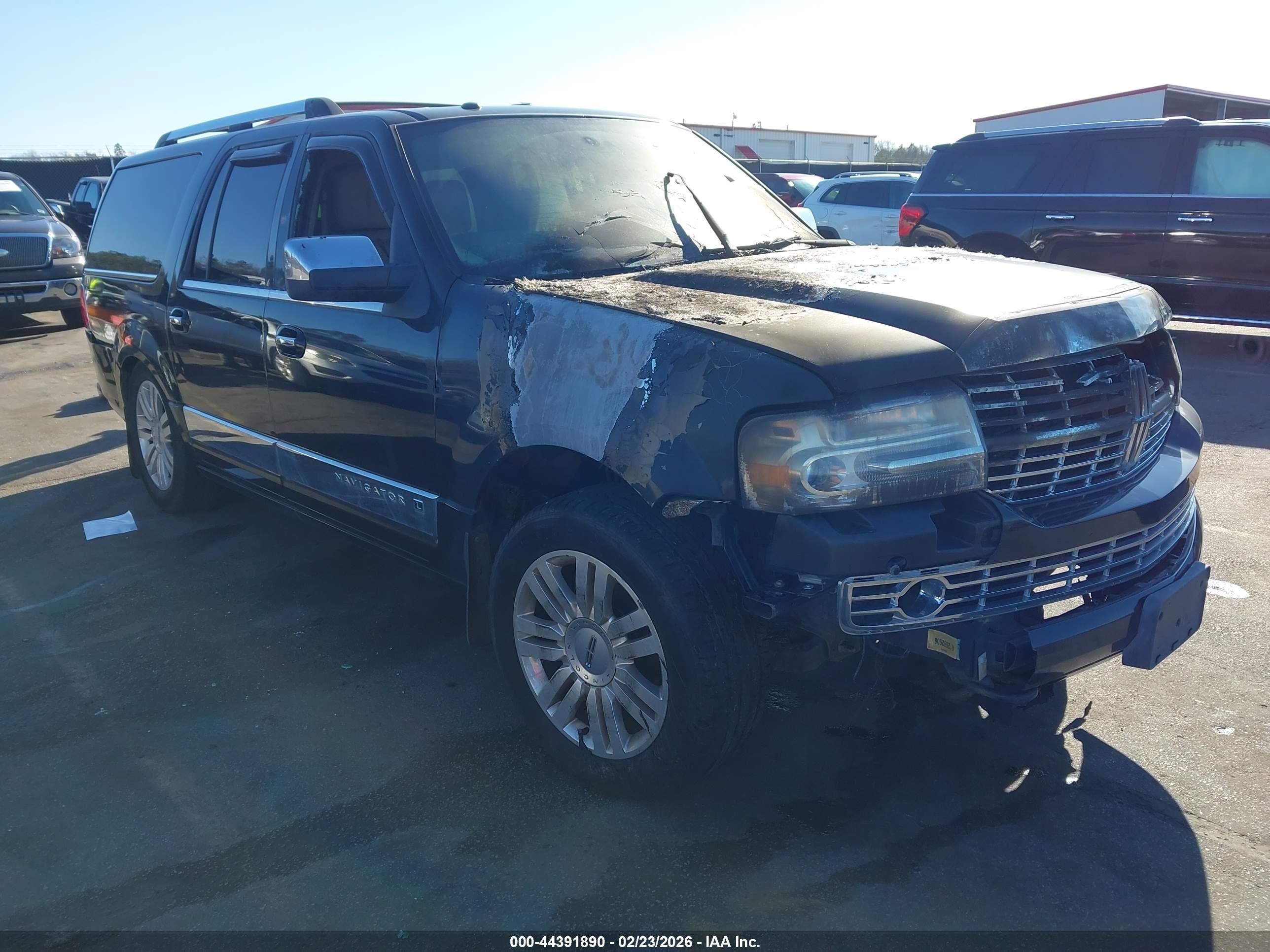 2013 Lincoln Navigator, VIN 5LMJJ3H56DEL09203 — Engine fire