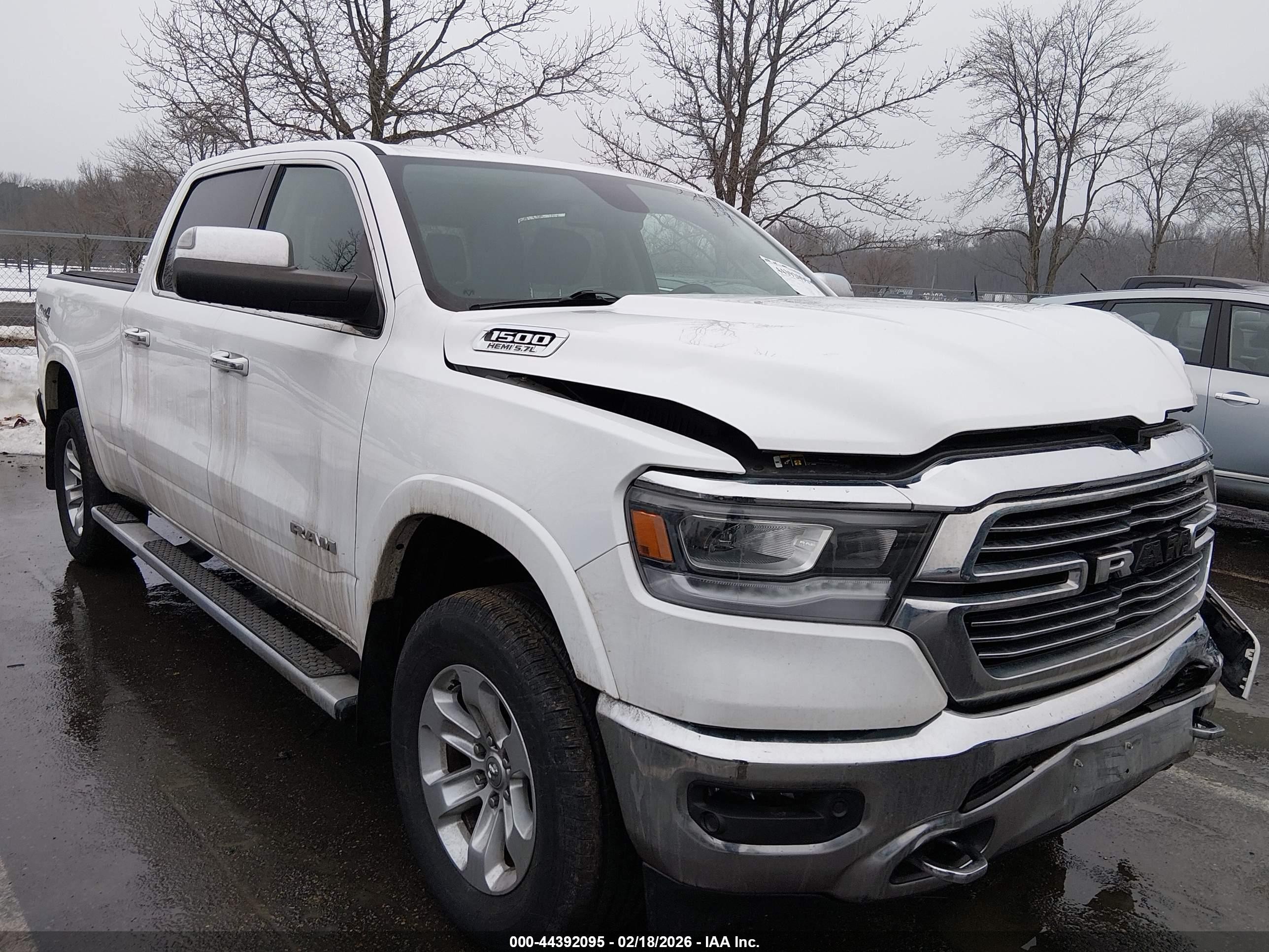 2020 Ram 1500 Laramie, VIN 1C6SRFRT3LN338750 — Front end
