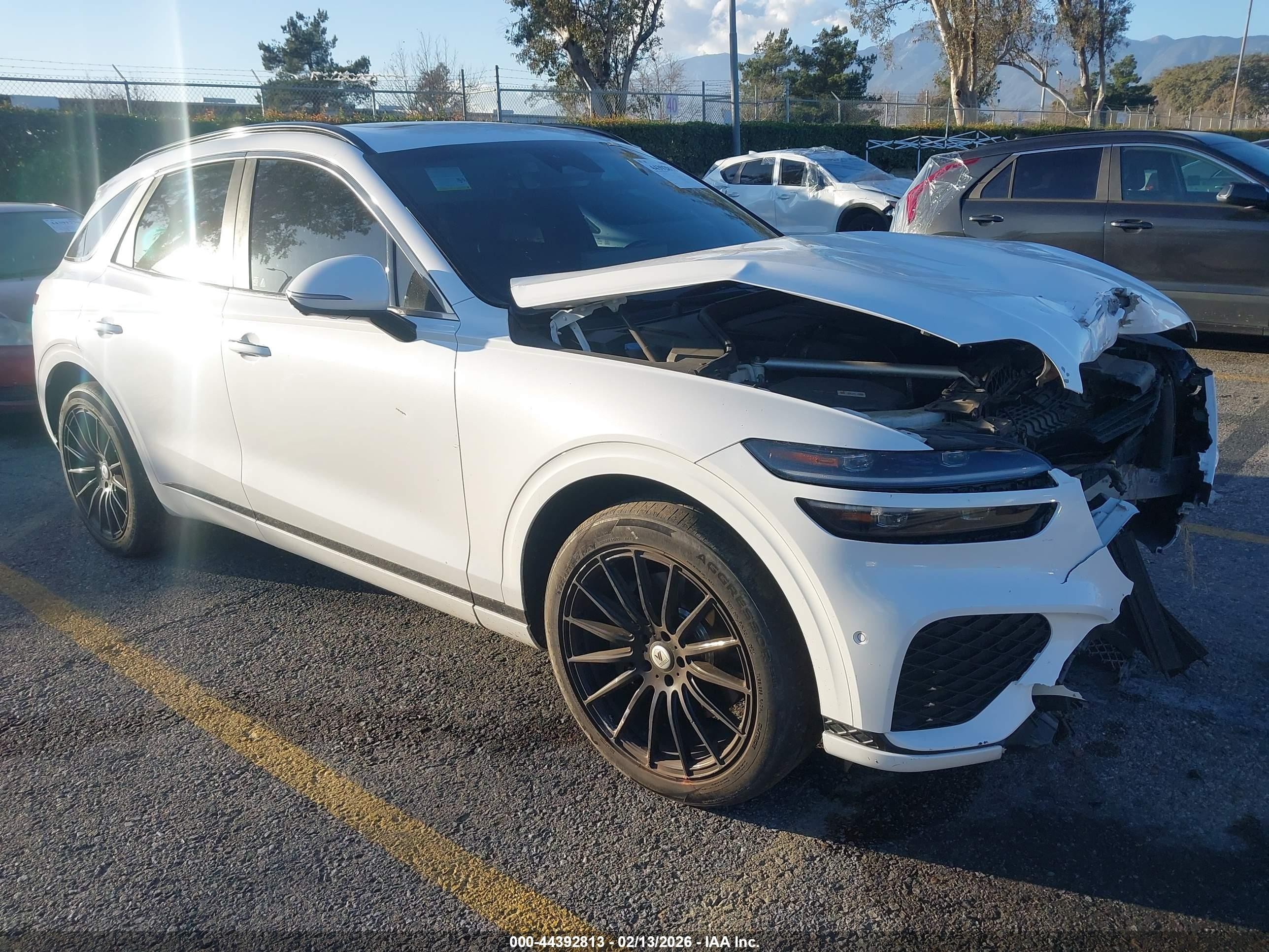 2022 Genesis GV70 Sport, VIN KMUMCDTC9NU034375 — Front end