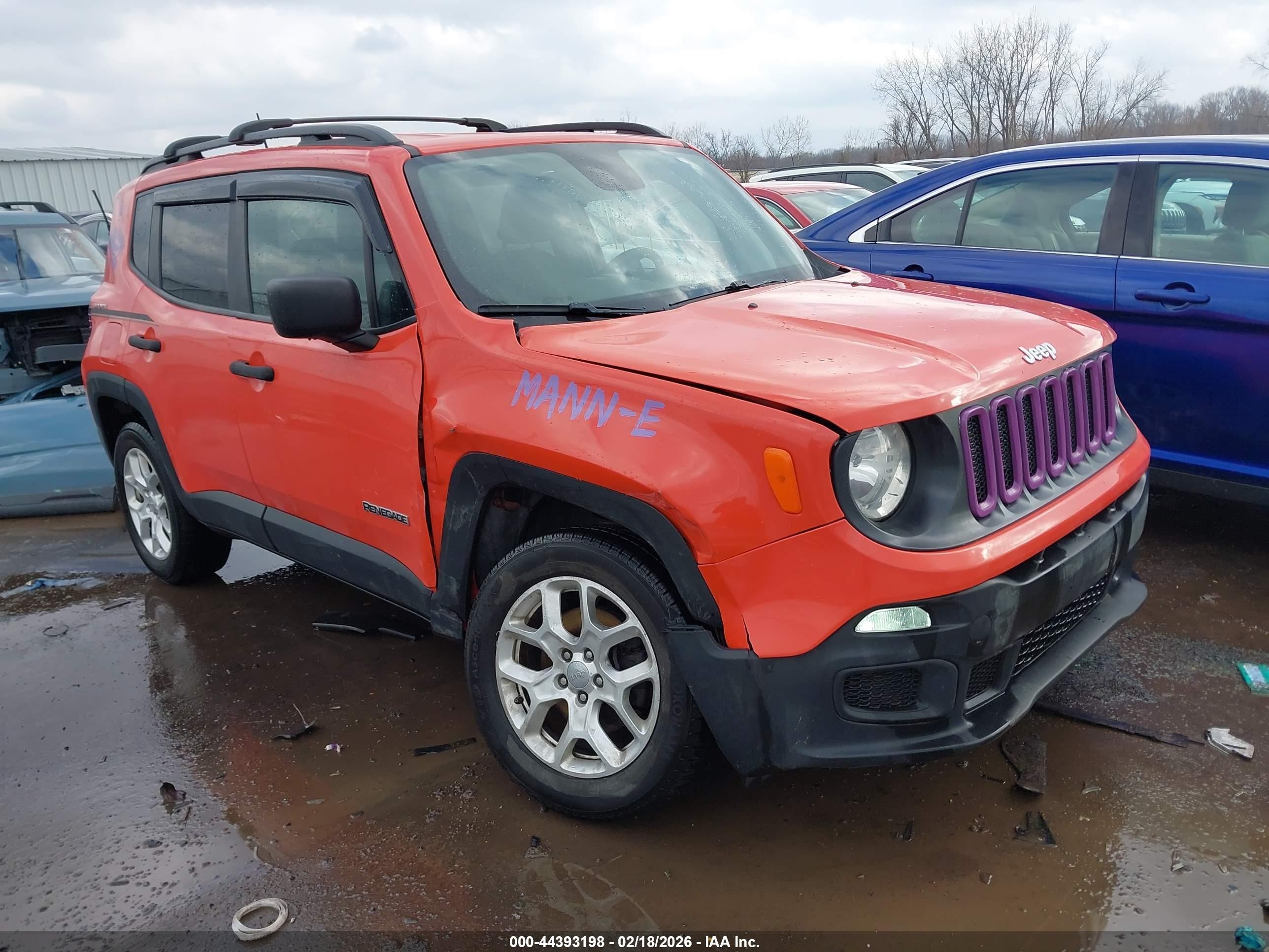 2018 Jeep Renegade Sport, VIN ZACCJBAB5JPJ42519 — Бок