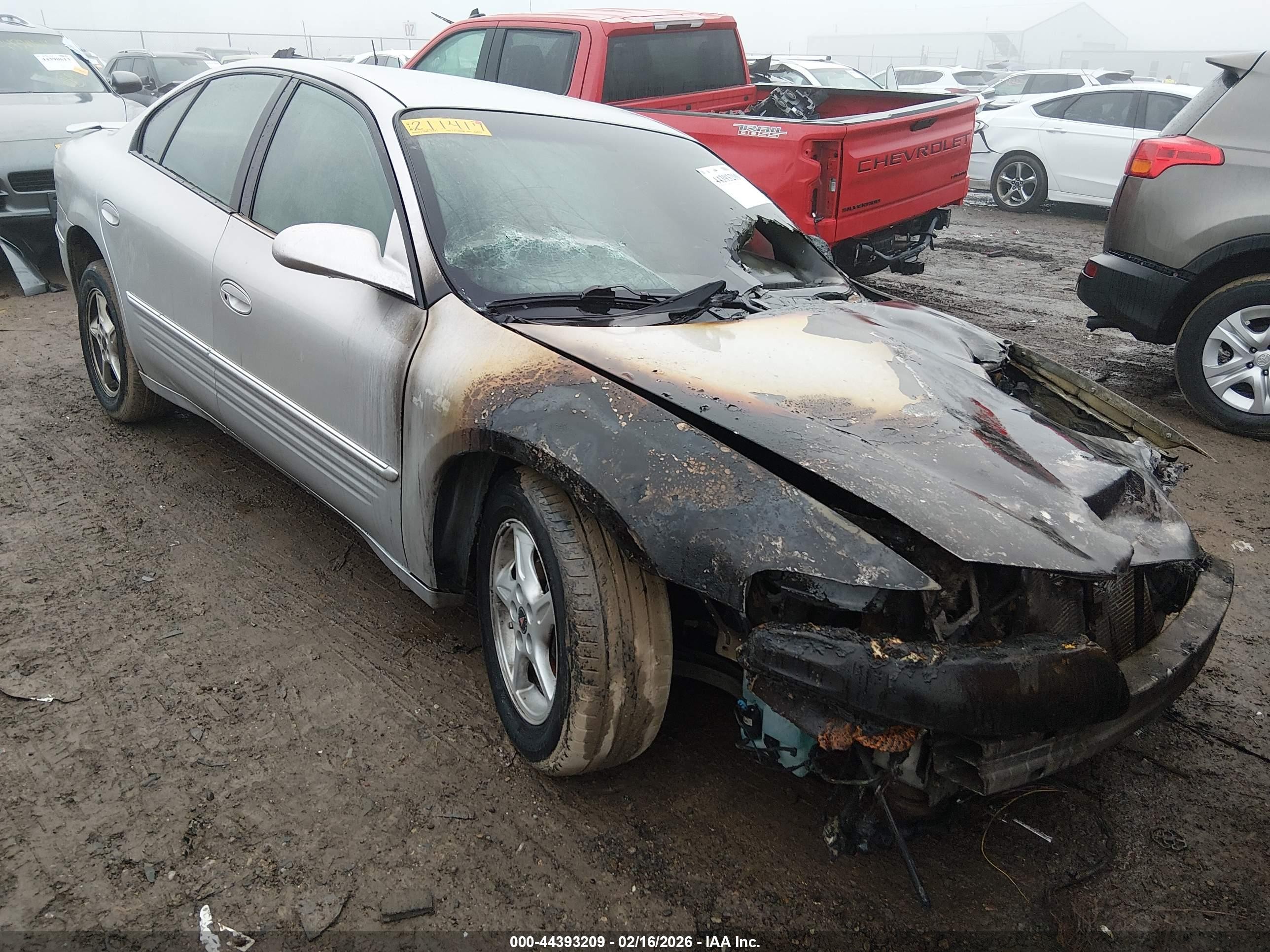 2001 Pontiac Bonneville SE, VIN 1G2HX54K414211417 — Engine fire