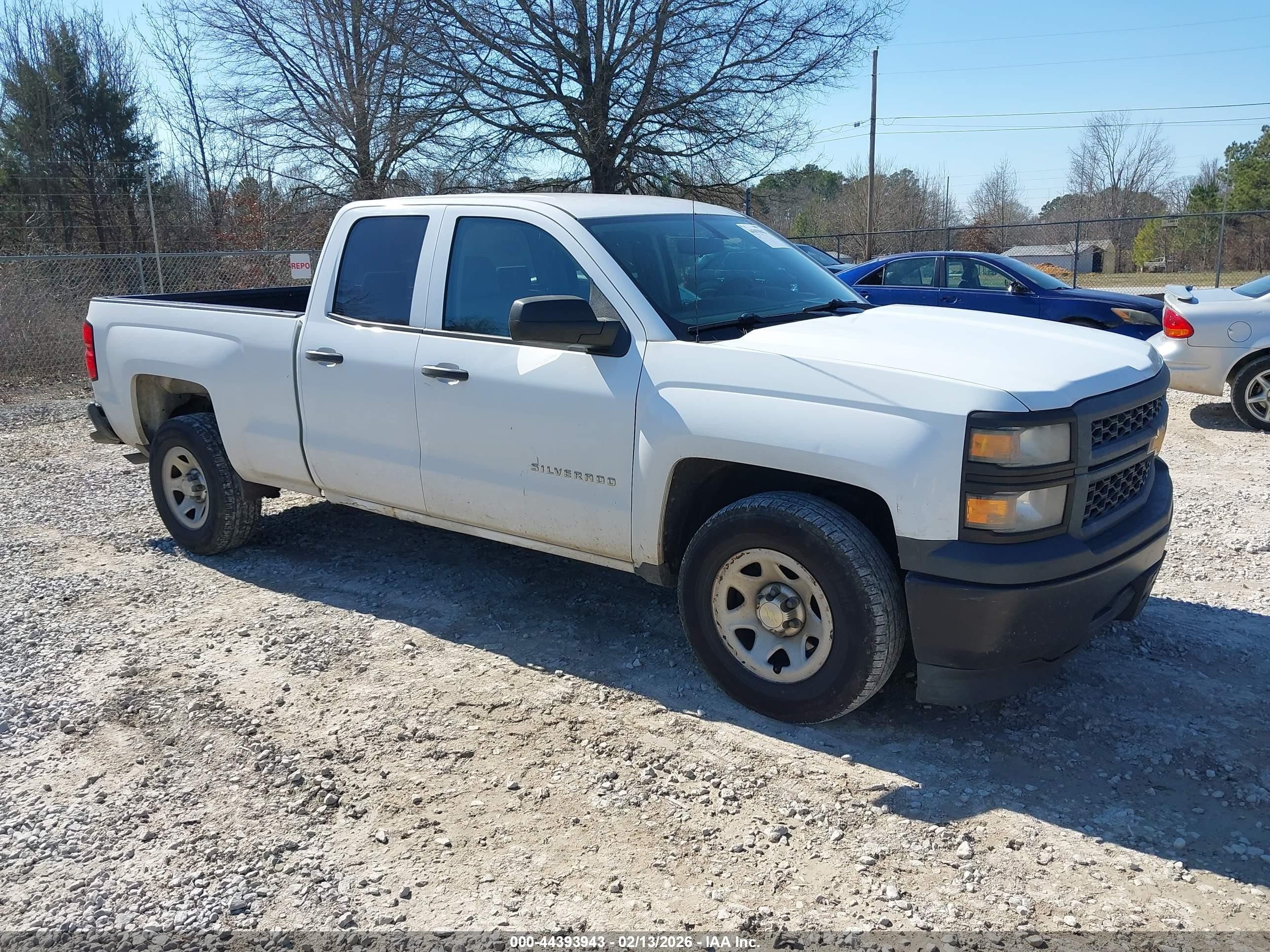 2015 Chevrolet Silverado 1500 Work Truck, VIN 1GCRCPEHXFZ262697 — Rear end