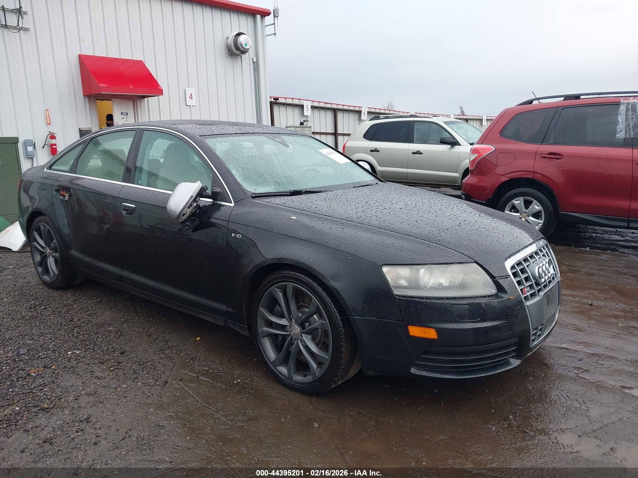 2010 Audi S6, VIN WAUBNDFB4AN010140 — Бок