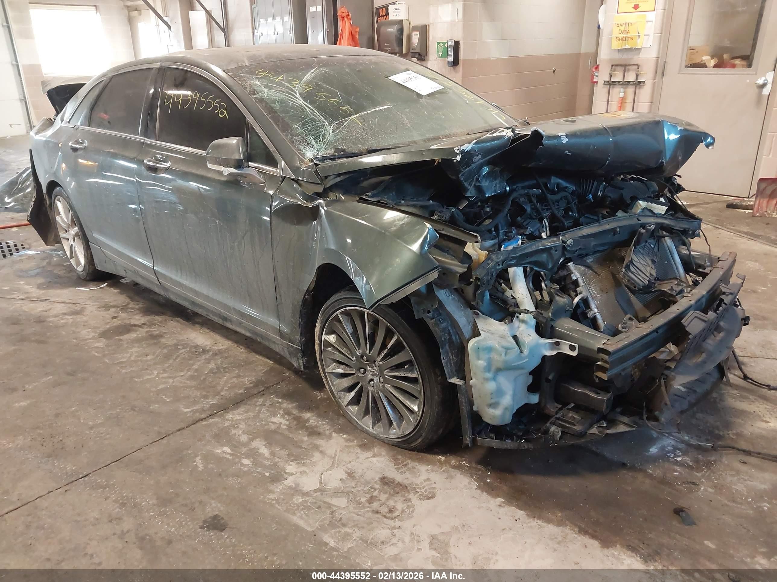 2015 Lincoln MKZ, VIN 3LN6L2G99FR610520 — Storm