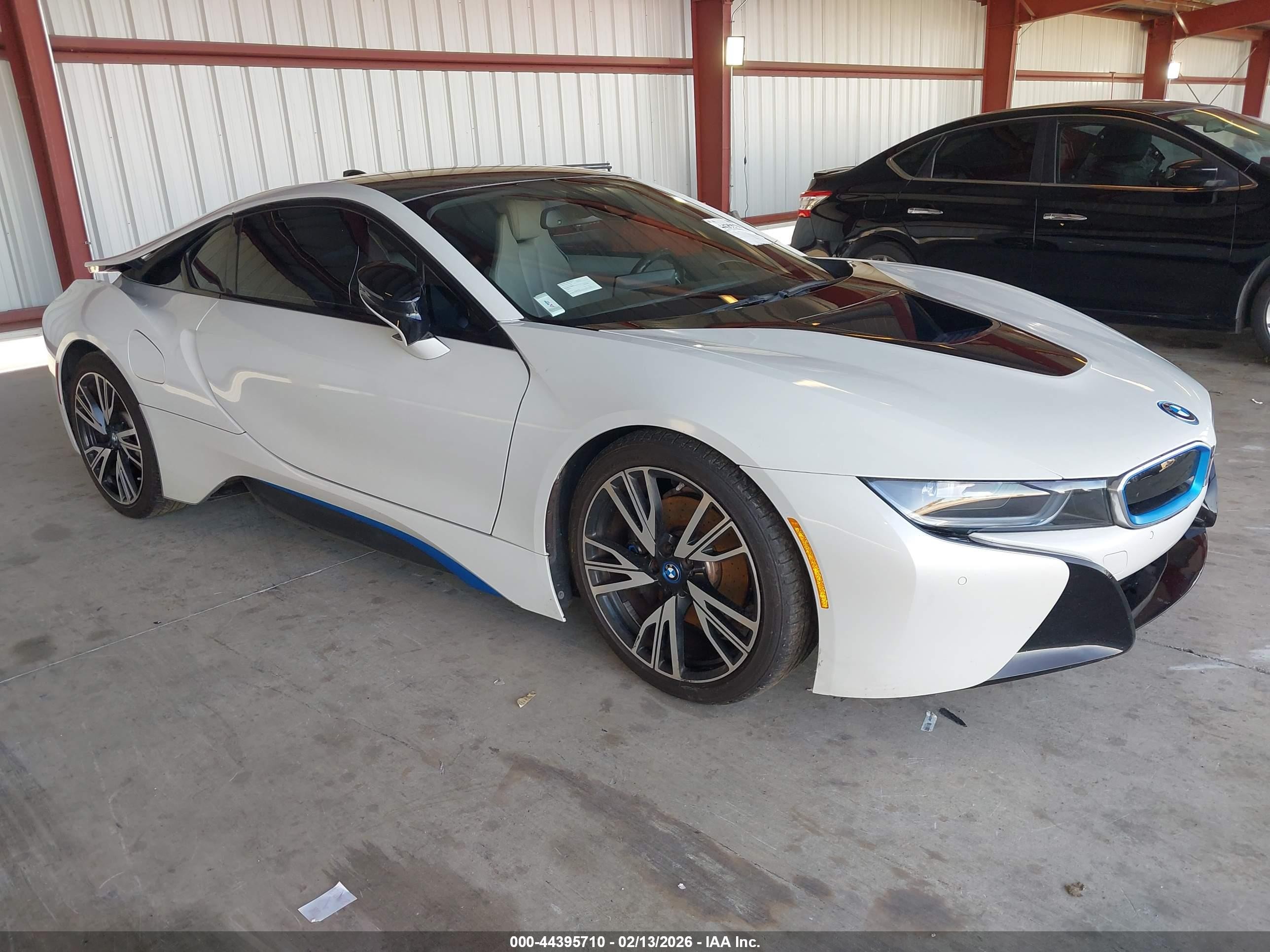 2014 BMW i8, VIN WBY2Z2C56EVX64879 — Днище