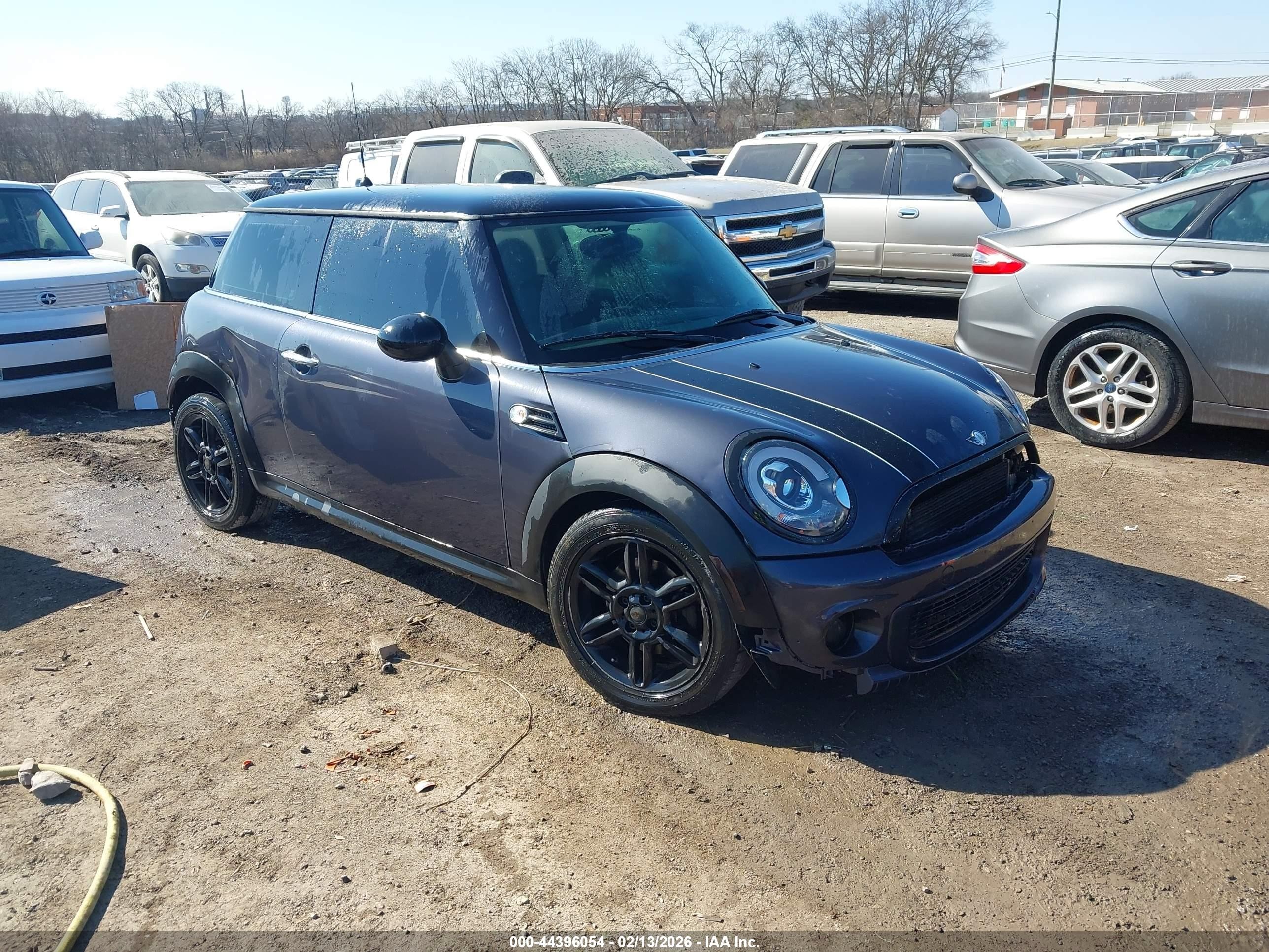 2012 MINI Hardtop, VIN WMWSU3C58CT255856 — Перед
