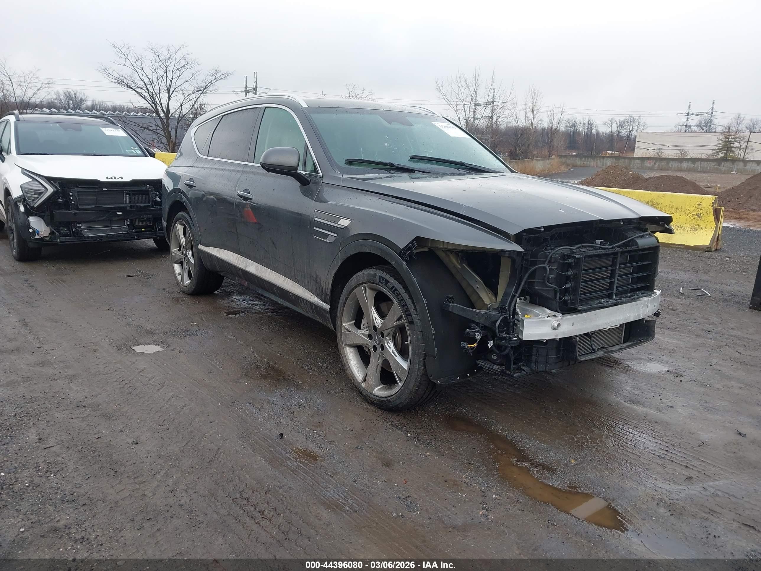 2024 Genesis GV80, VIN KMUHBDSB5RU191842 — Front end