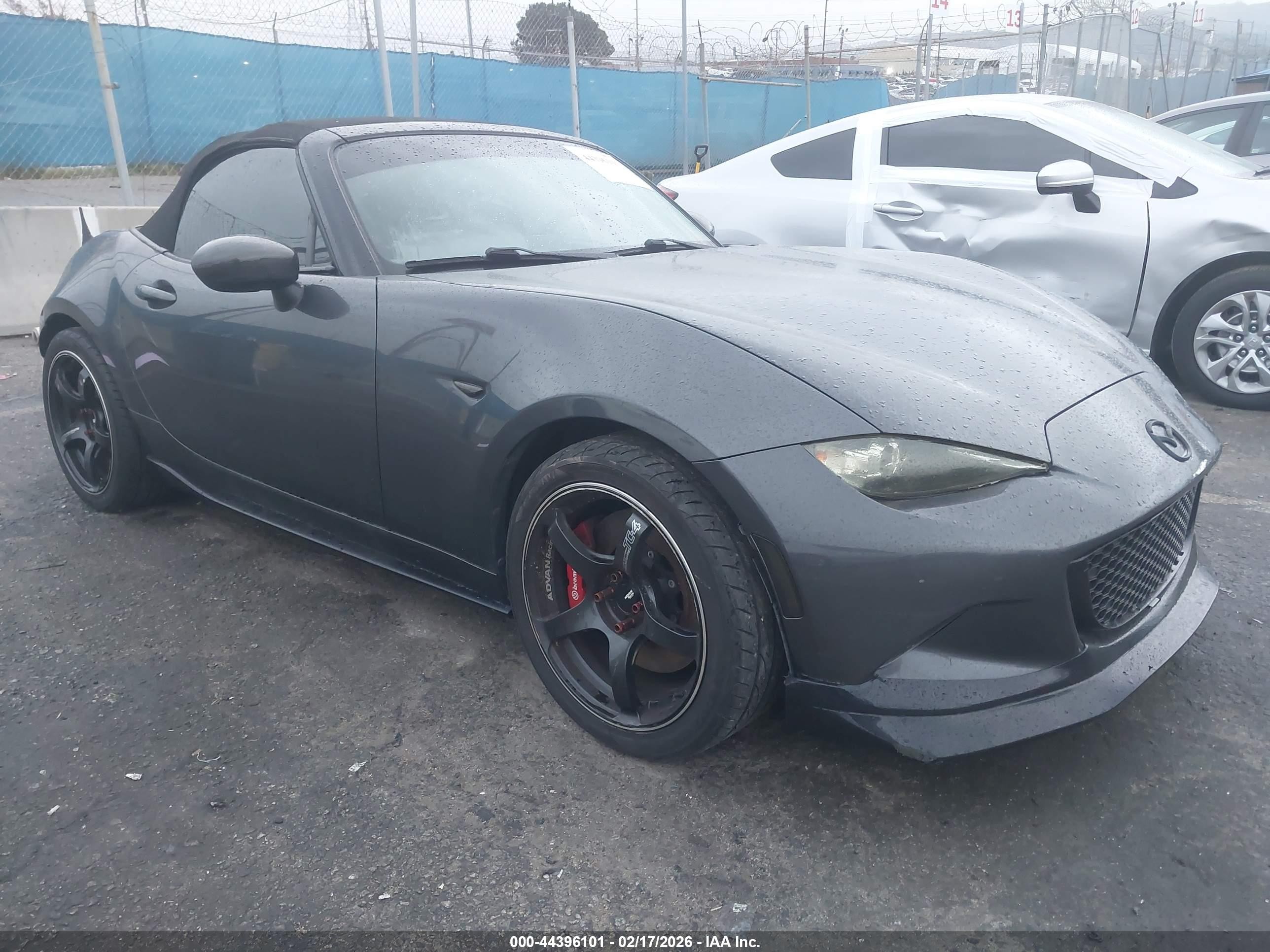 2016 Mazda MX-5 Miata Club, VIN JM1NDAC76G0109890 — Normal wear