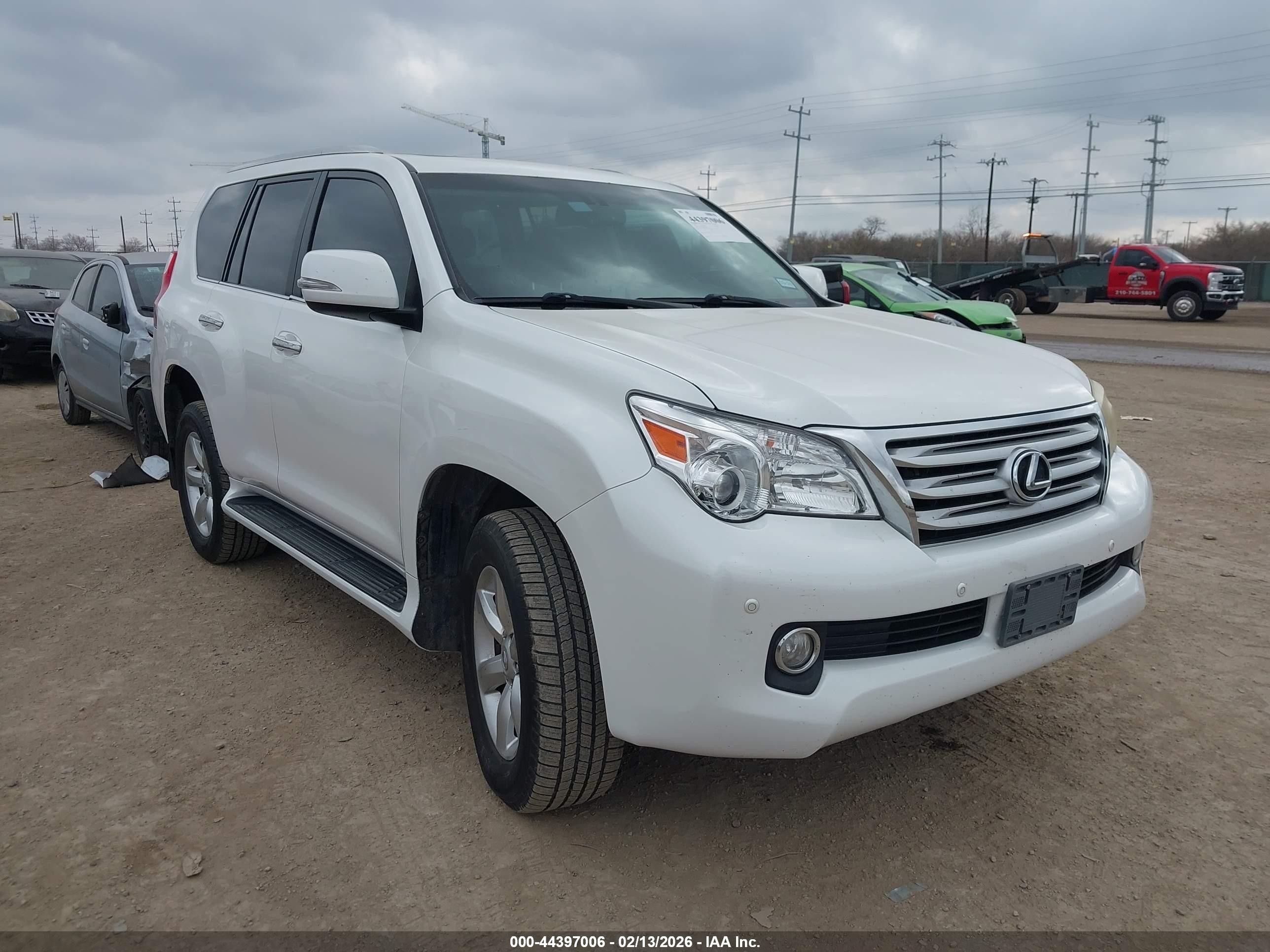 2011 Lexus GX 460, VIN JTJBM7FX8B5029646 — Front end