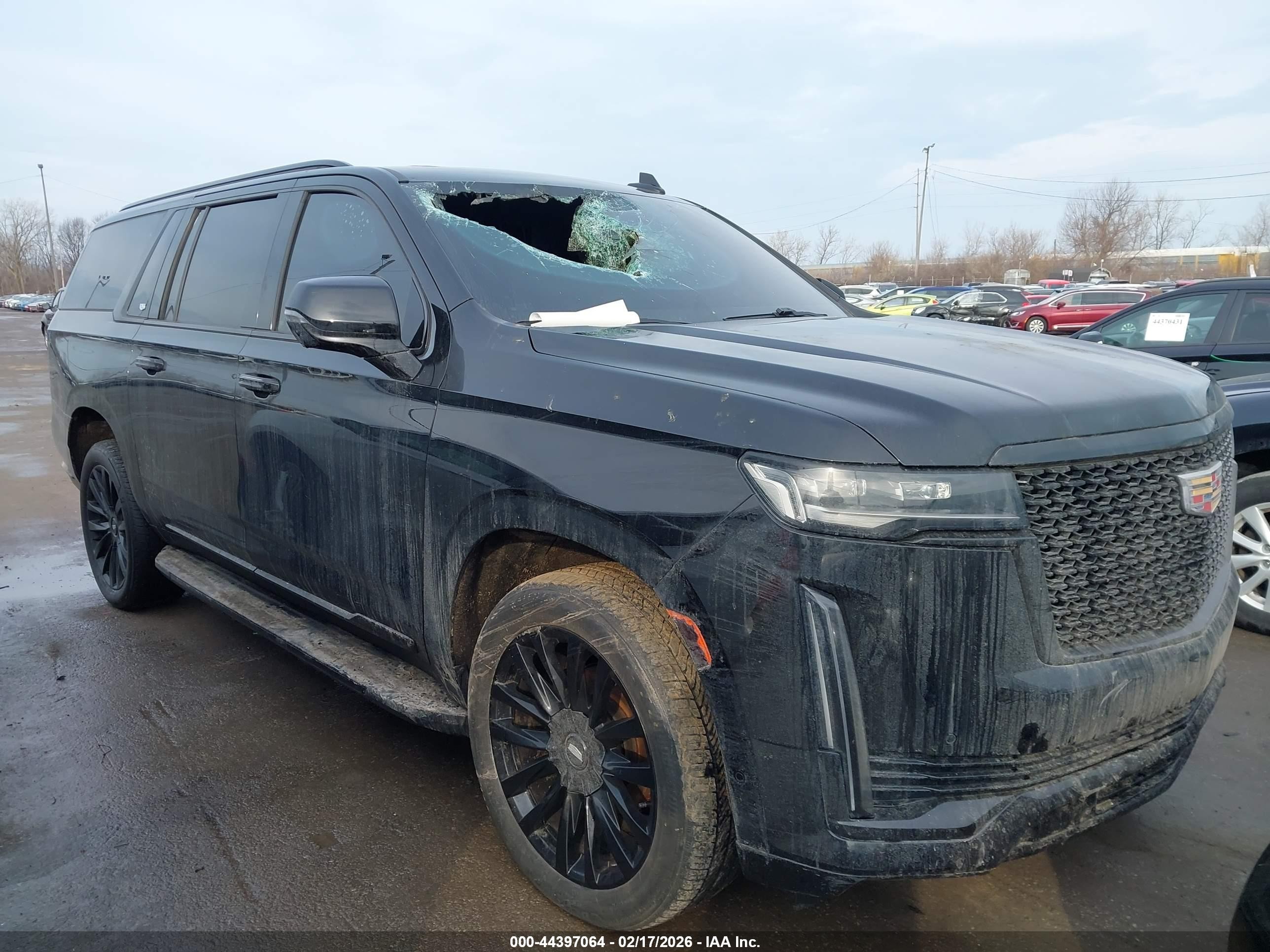2022 Cadillac Escalade ESV Premium Luxury, VIN 1GYS4KKL7NR243334 — Interior fire