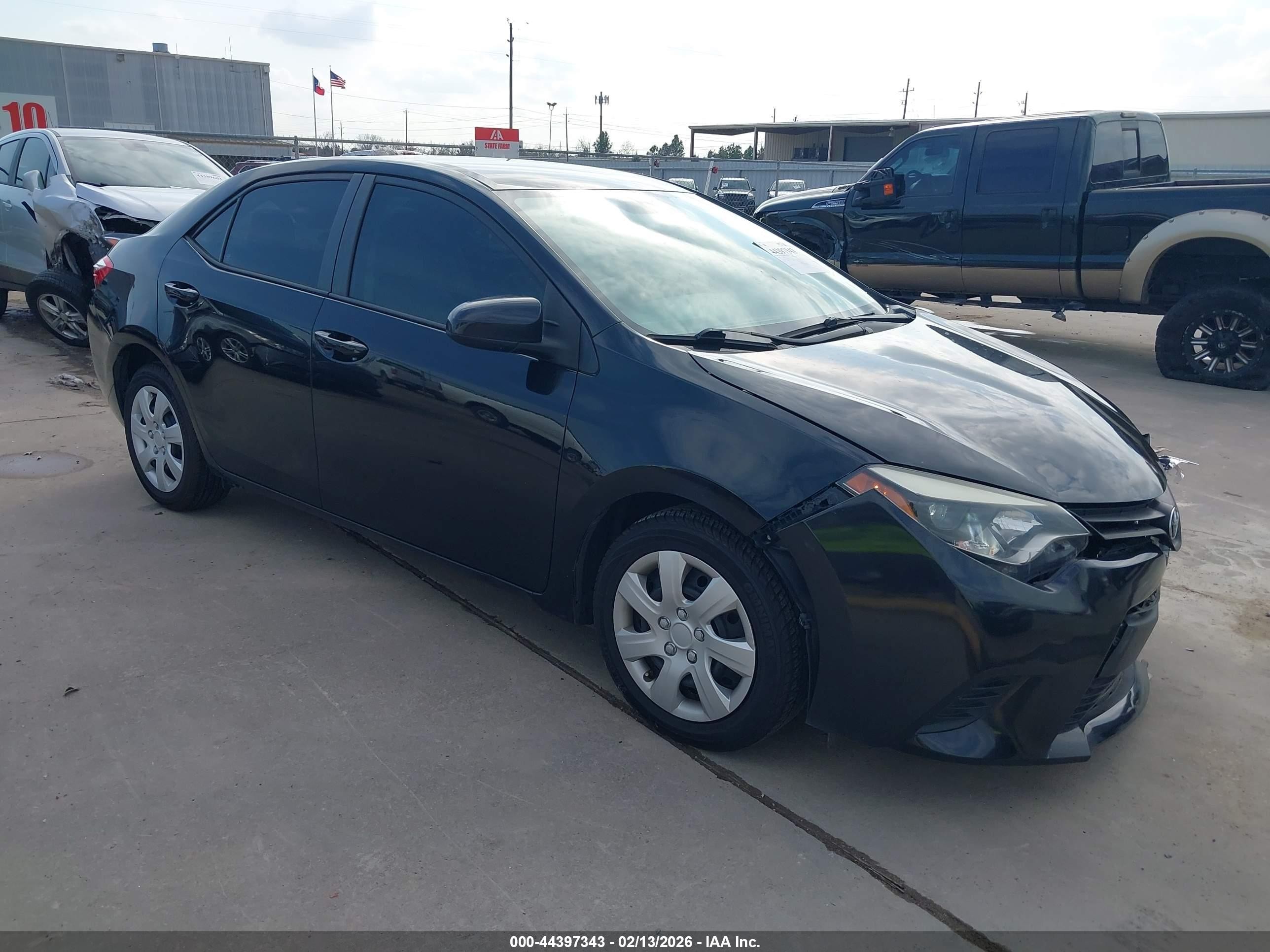 2014 Toyota Corolla LE, VIN 5YFBURHEXEP099313 — Front end