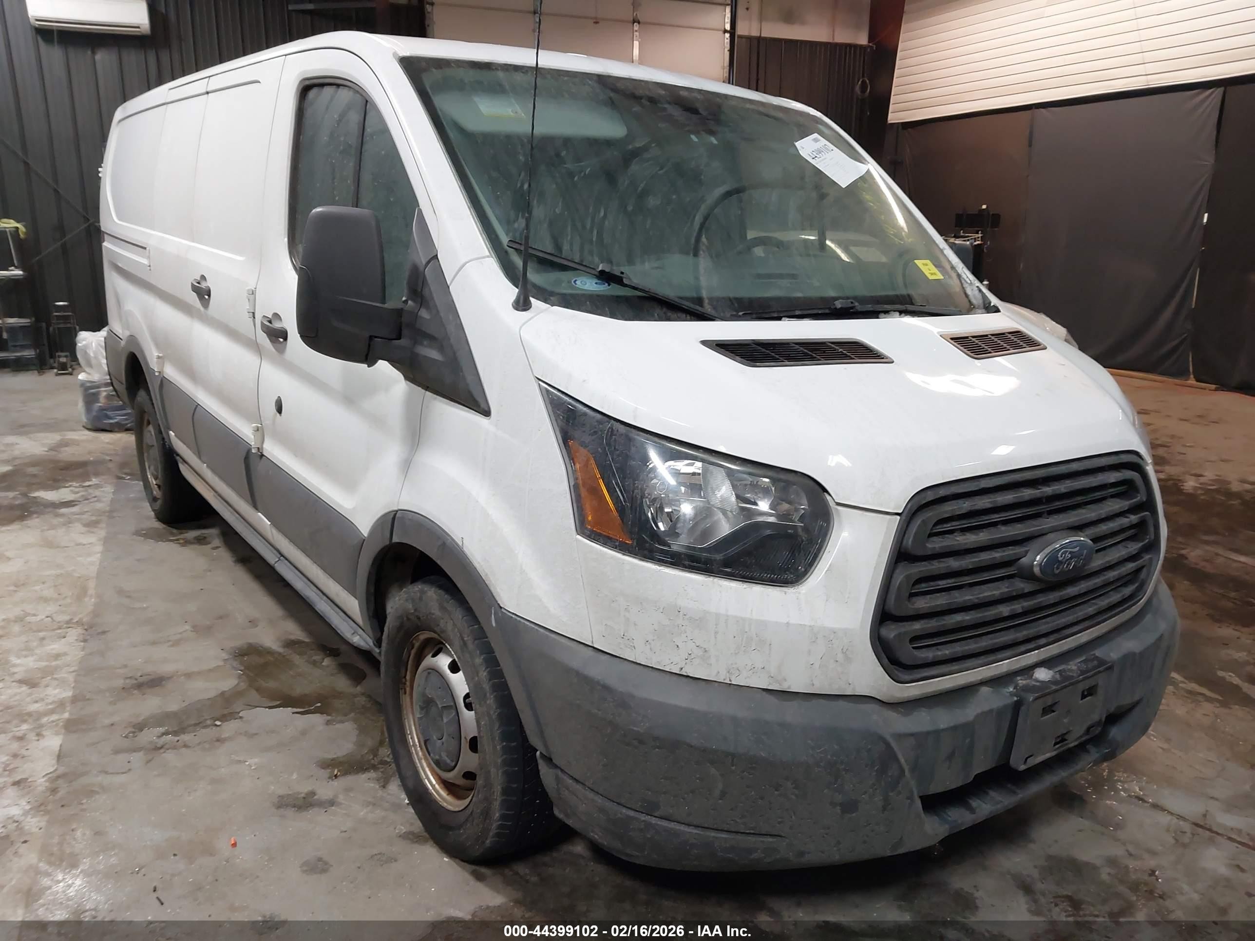 2017 Ford Transit, VIN 1FTYE1ZM9HKA96968 — Бок