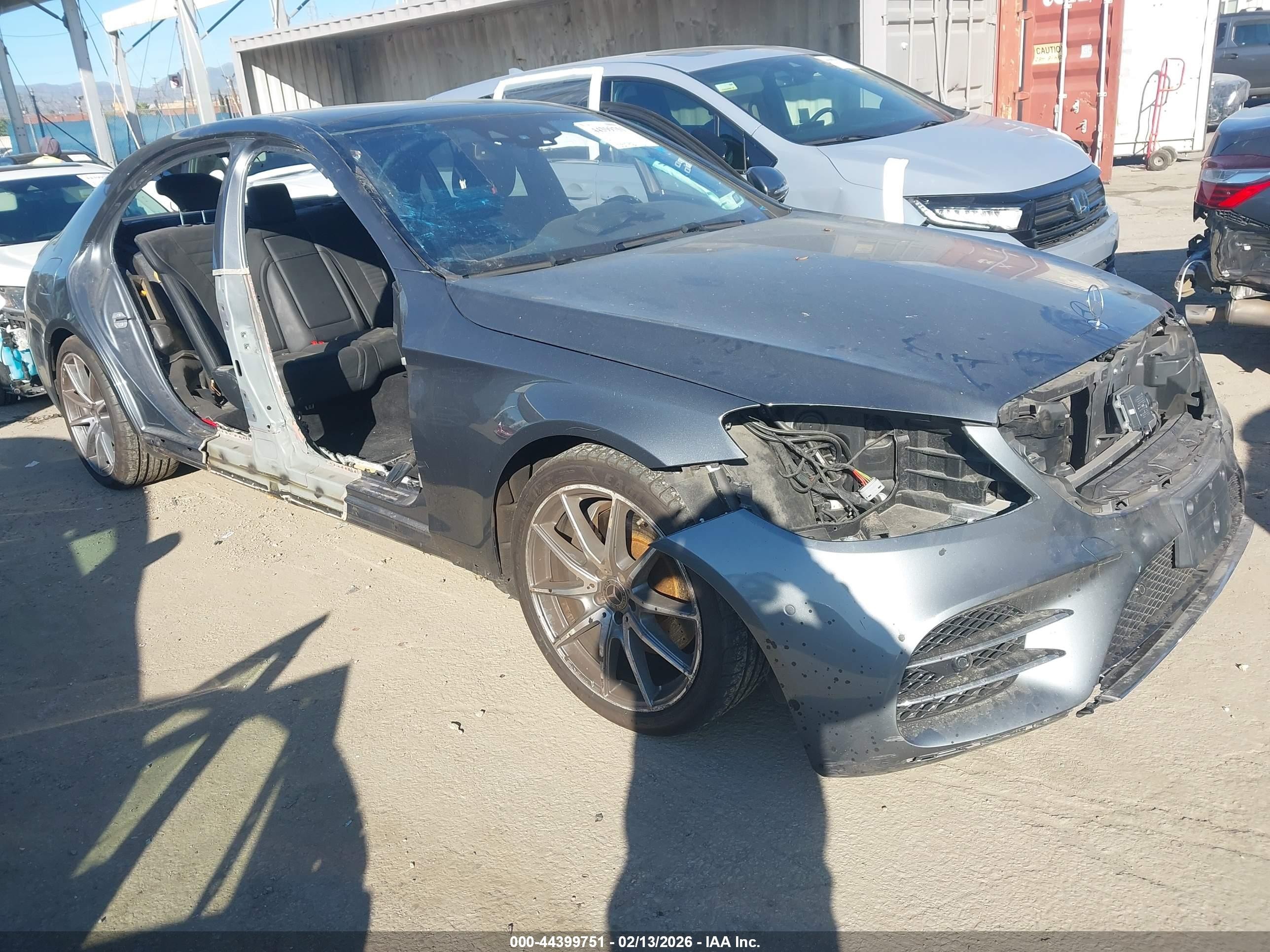2019 Mercedes-Benz S 560, VIN WDDUG8DB0KA484505 — Side