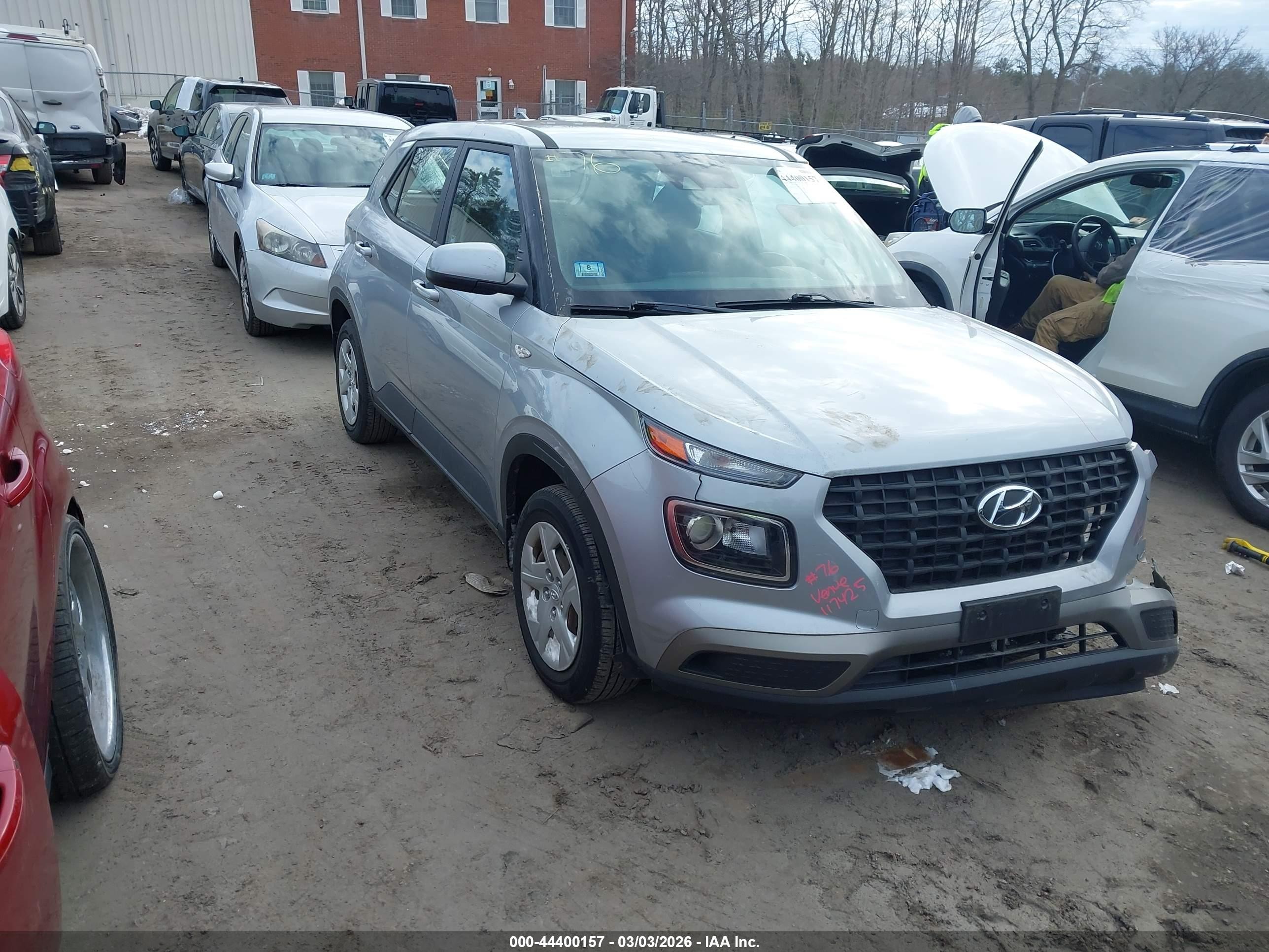 2020 Hyundai Venue SE, VIN KMHRB8A30LU044534 — Front end