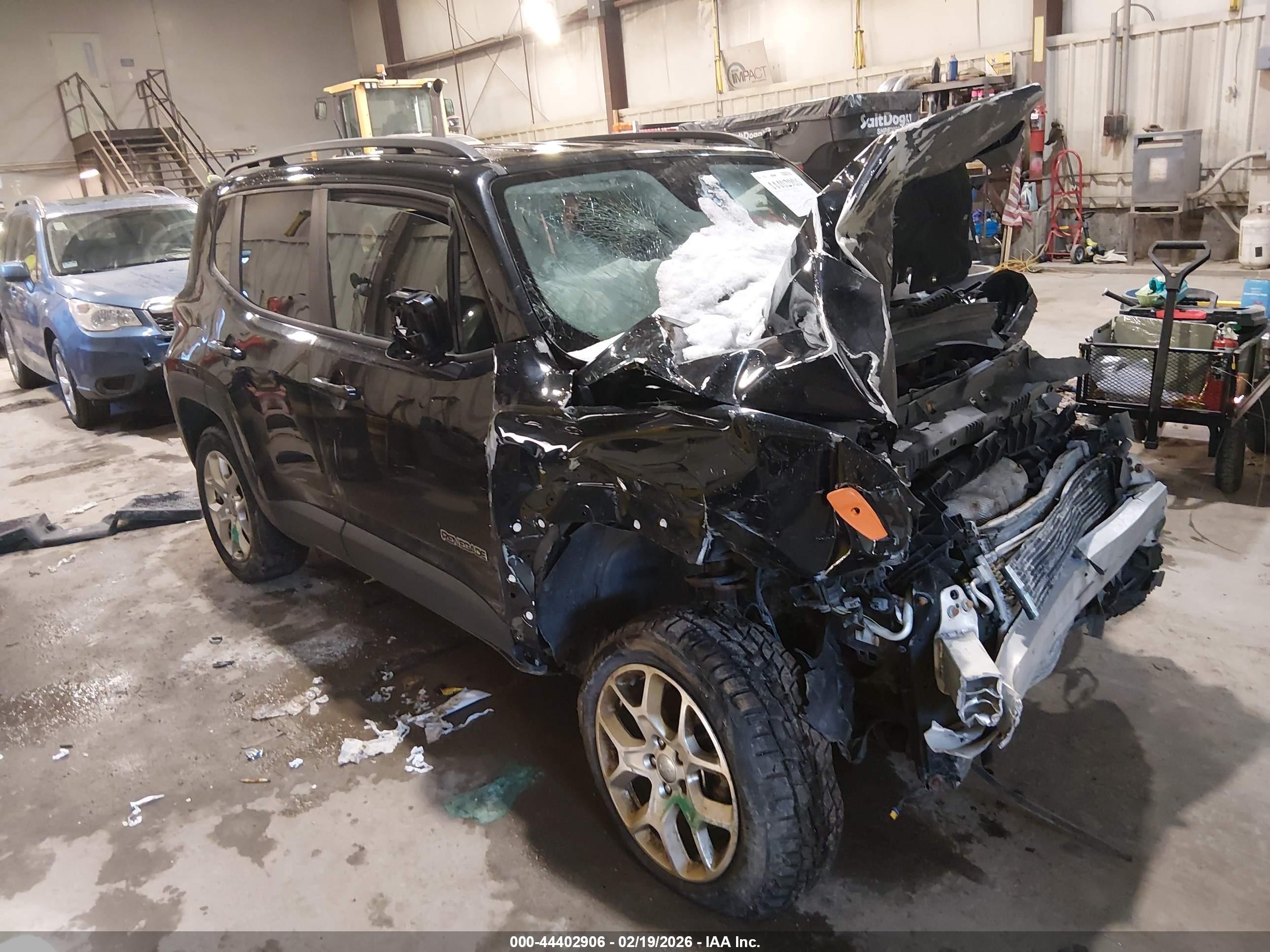 2017 Jeep Renegade Altitude, VIN ZACCJBBB4HPE95068 — Front end