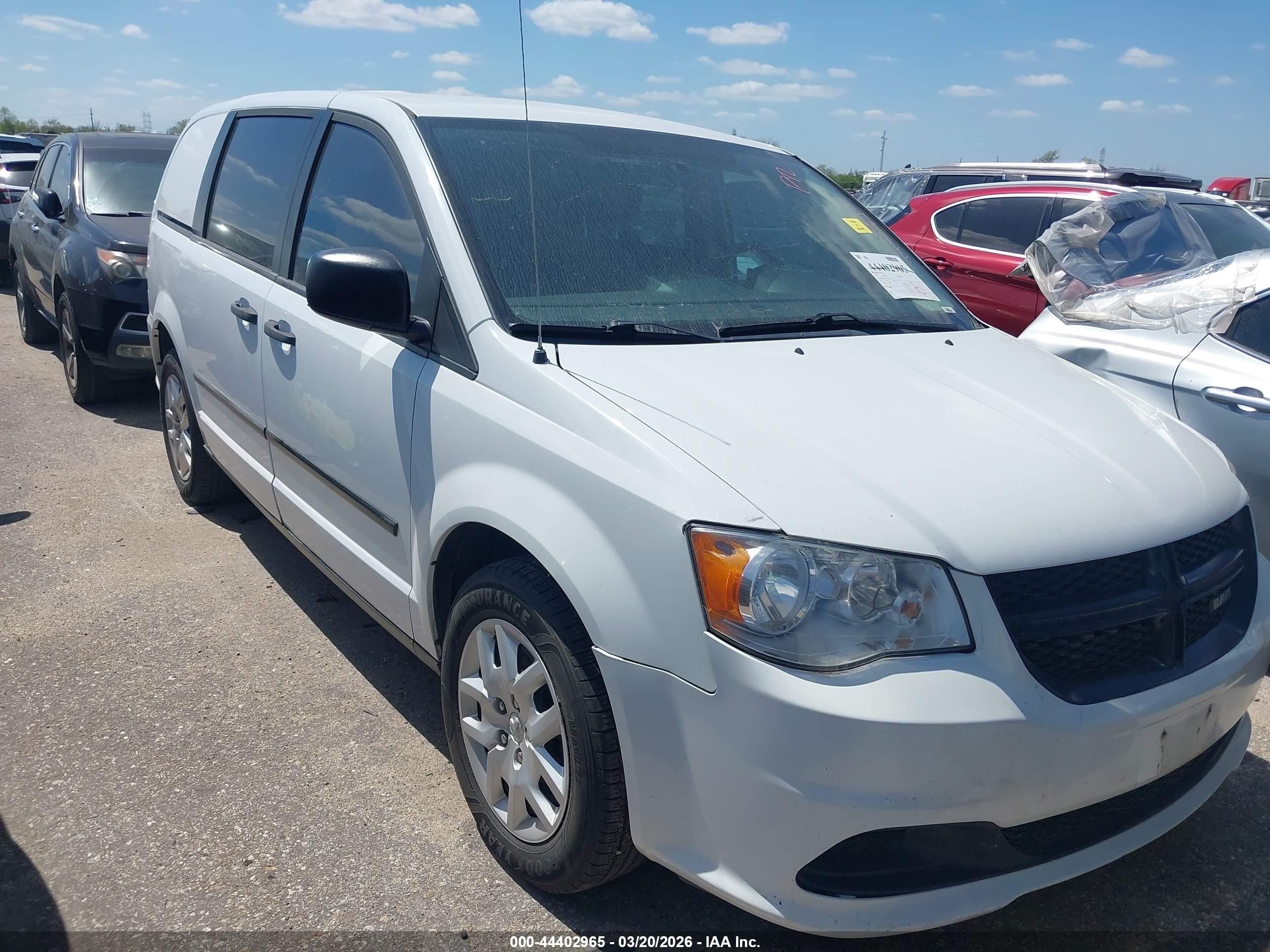 2015 Ram Cargo Van Tradesman, VIN 2C4JRGAGXFR702243 — Front end