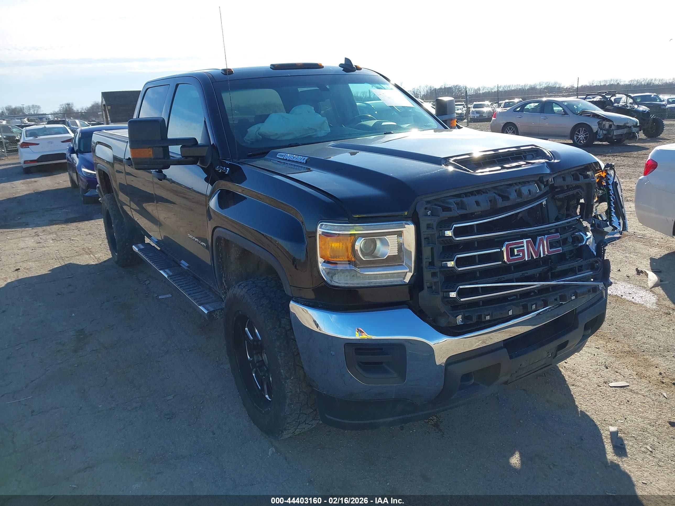 2019 GMC Sierra 2500HD, VIN 1GT12NEY3KF260287 — Front end