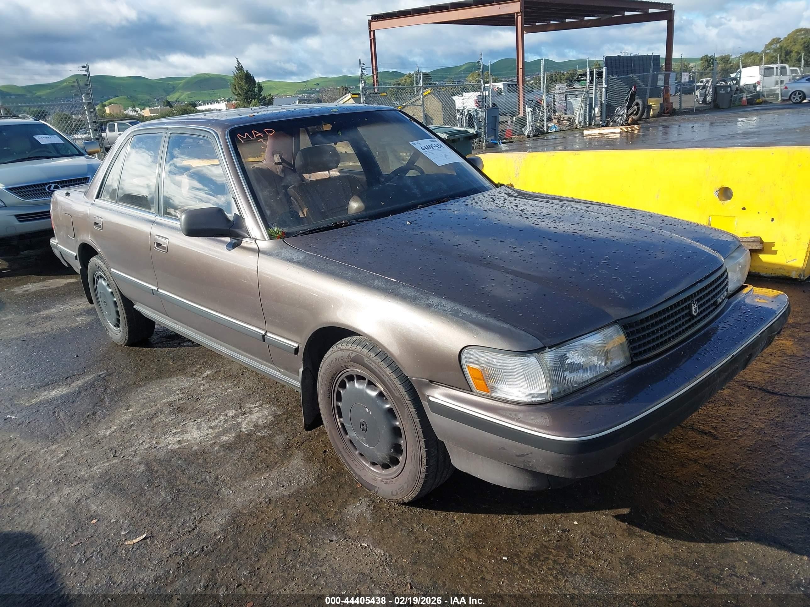 1989 Toyota Cressida, VIN JT2MX83E2K0031975 — Front end