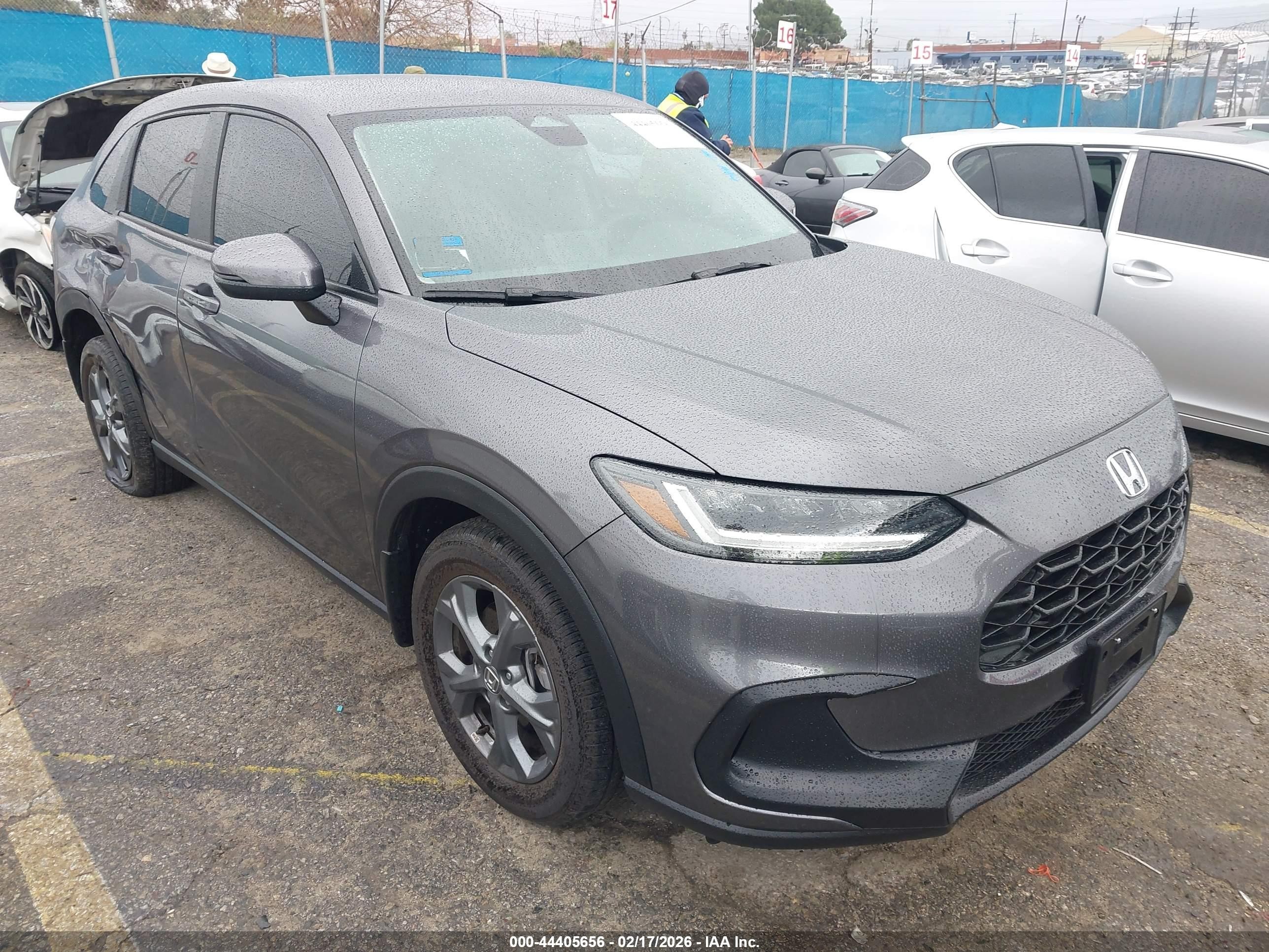 2026 Honda HR-V LX, VIN 3CZRZ1H36TM718598 — Зад