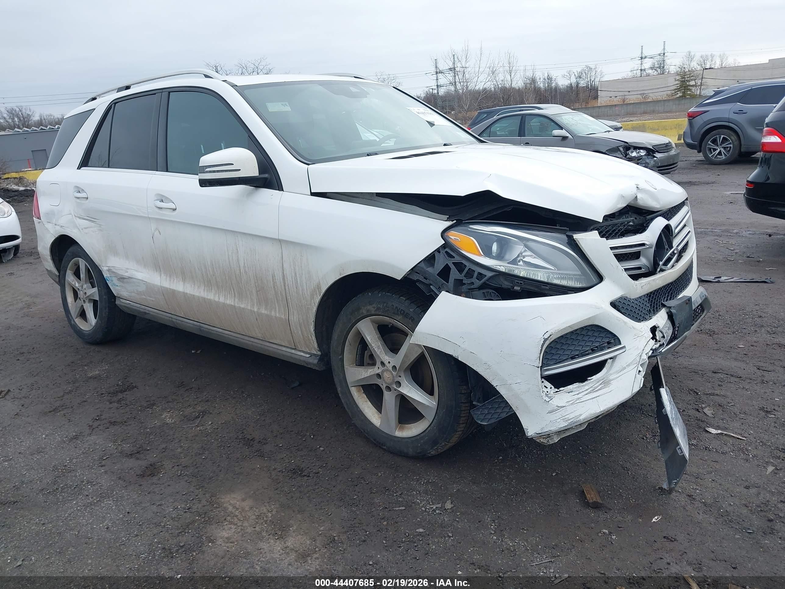 2016 Mercedes-Benz GLE 350, VIN 4JGDA5HB9GA726926 — Front end