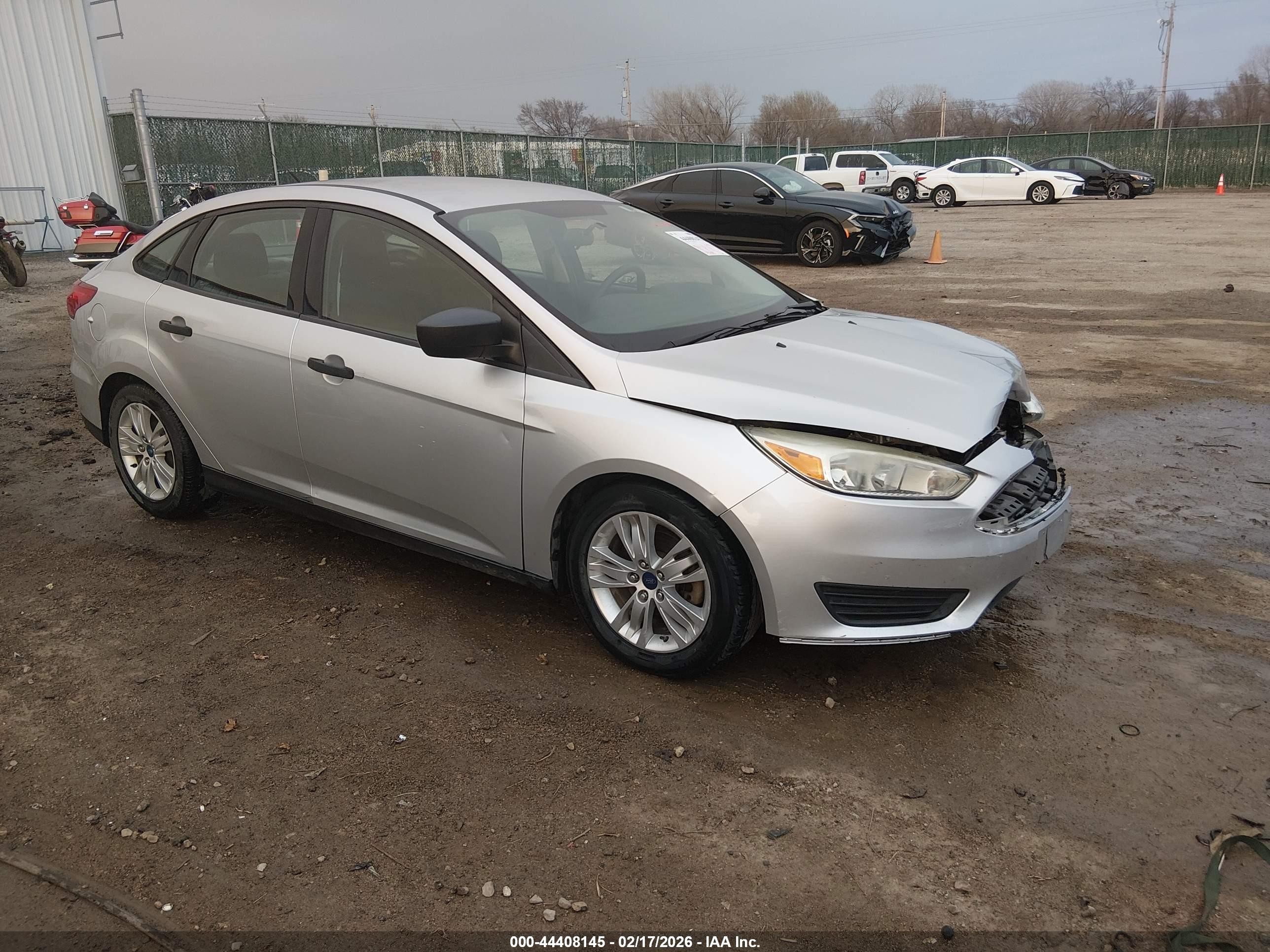 2015 Ford Focus S, VIN 1FADP3E2XFL269192 — Front end
