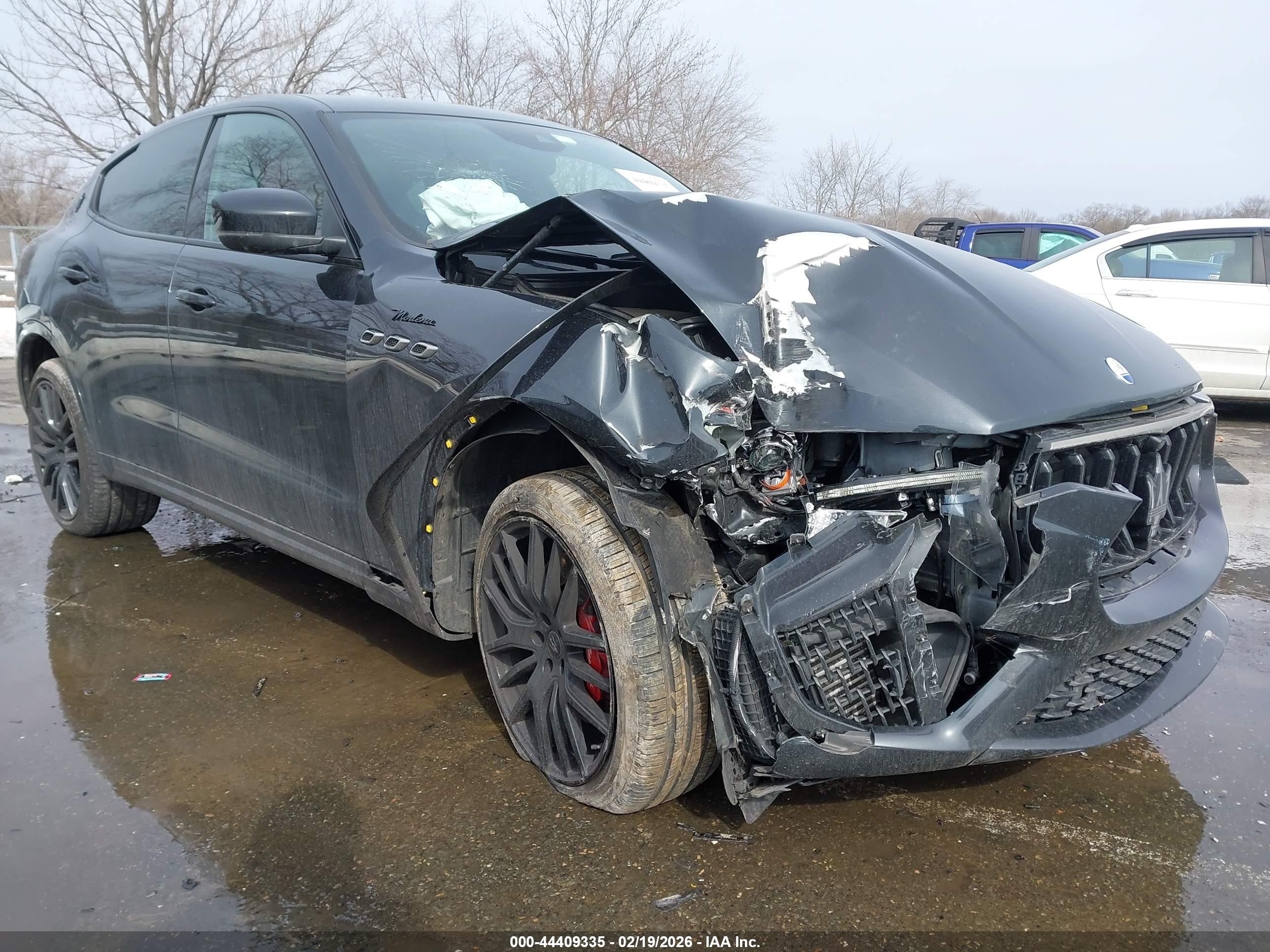 2022 Maserati Levante Modena, VIN ZN661YUM8NX402266 — Front end