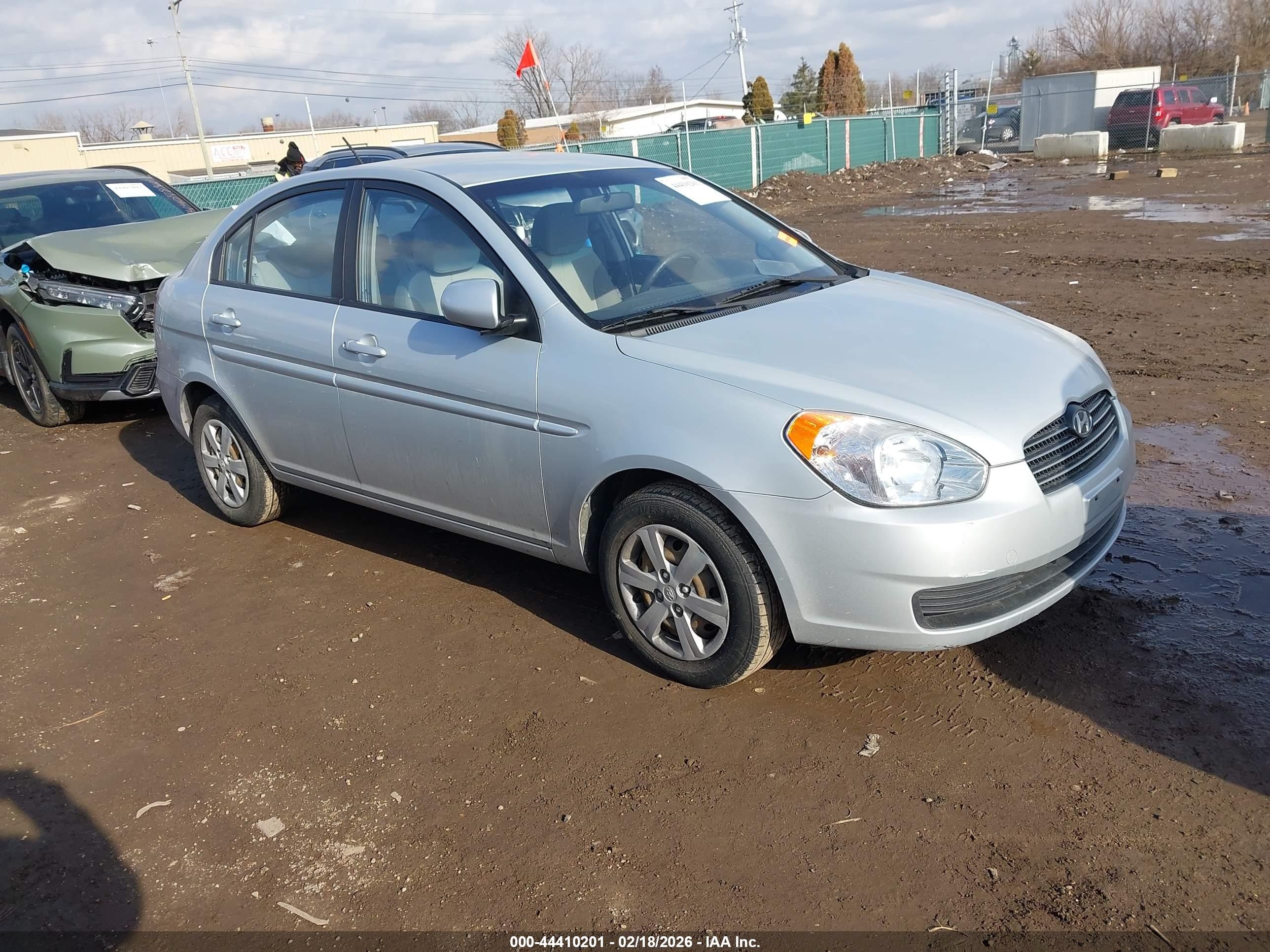 2010 Hyundai Accent GLS, VIN KMHCN4AC6AU428708 — Auction photo