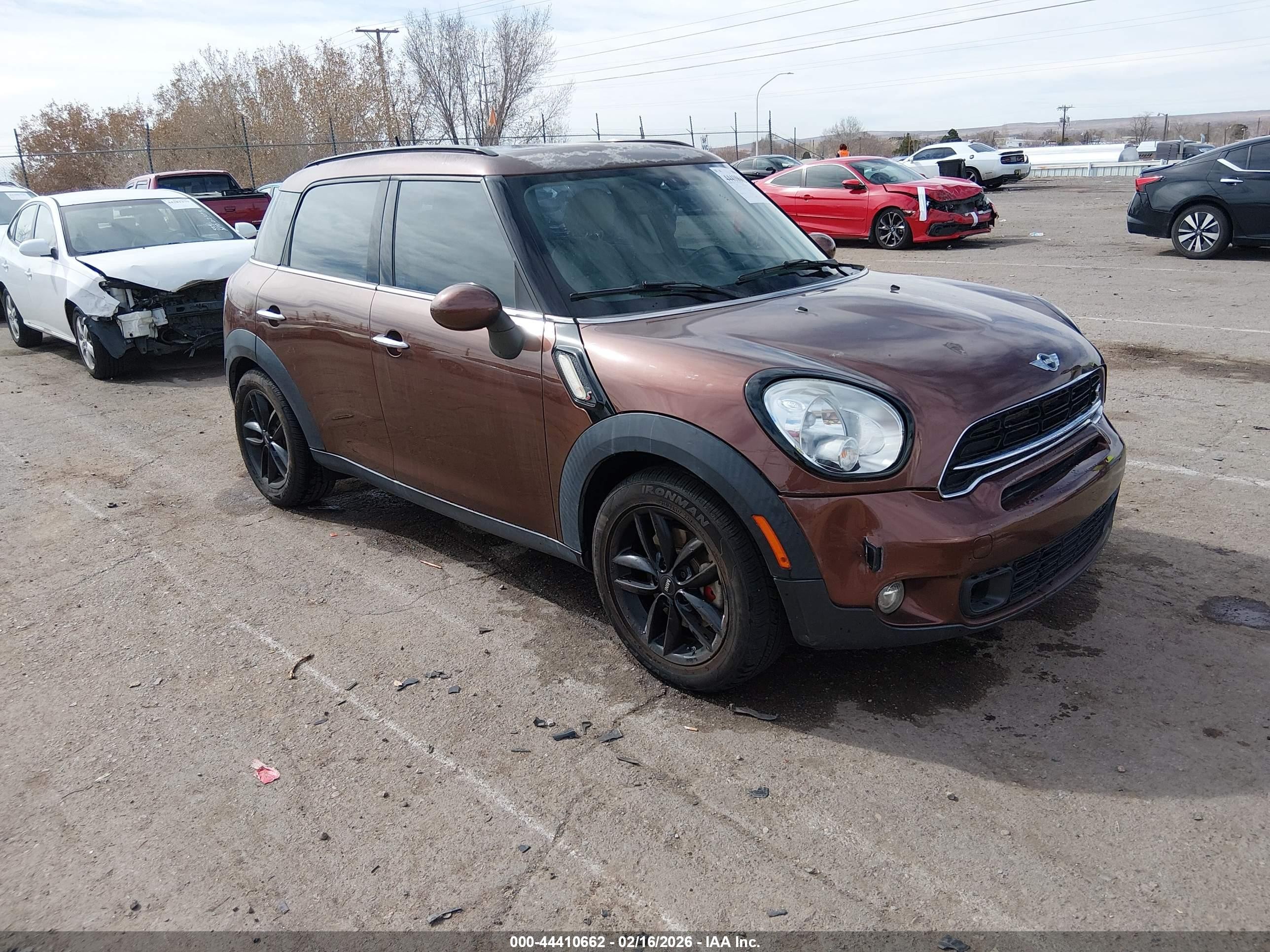 2015 MINI Countryman S, VIN WMWZC3C54FWT04698 — Front end