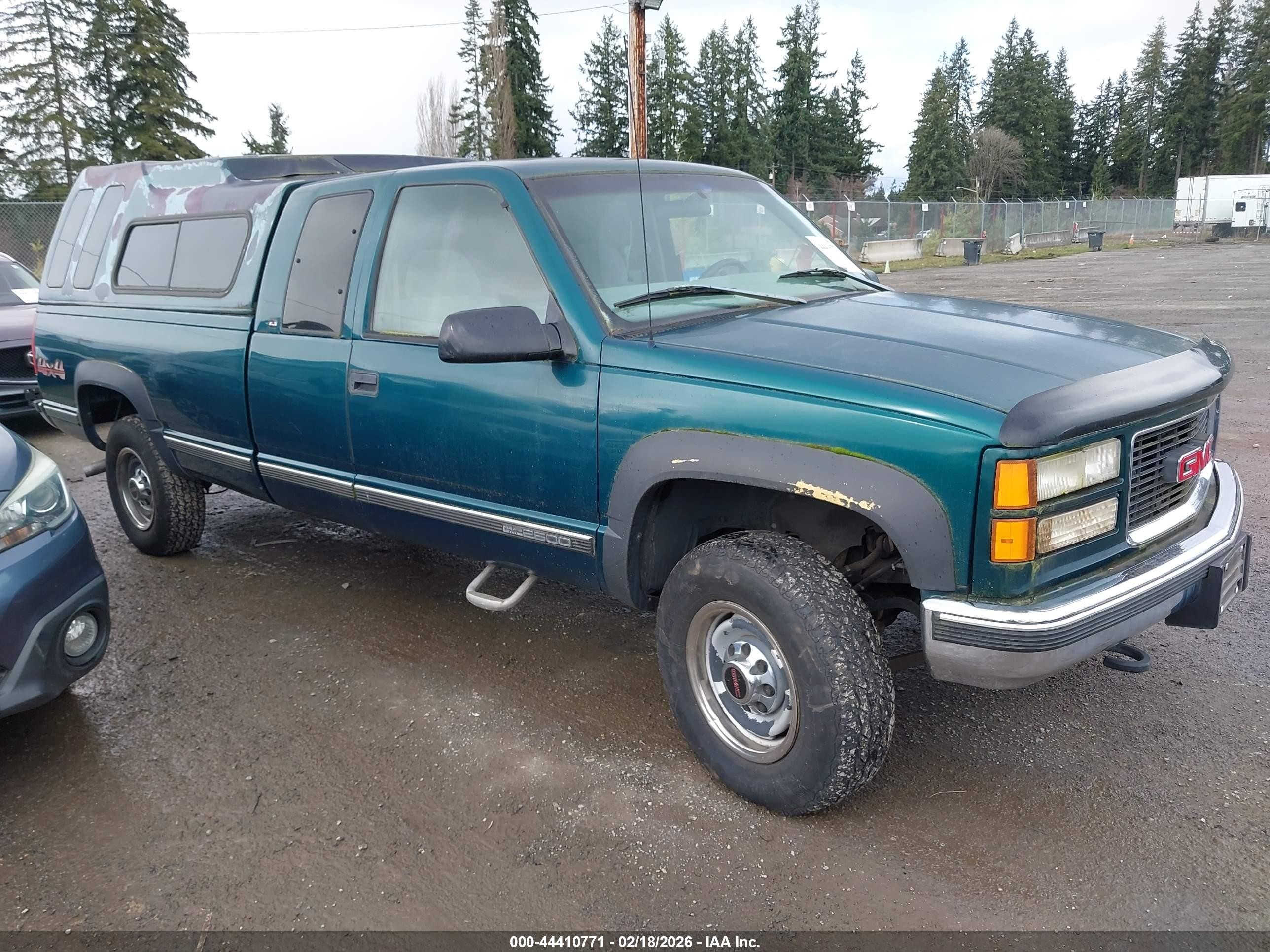 1998 GMC Sierra 2500, VIN 1GTGK29R3WE535387 — Rear end