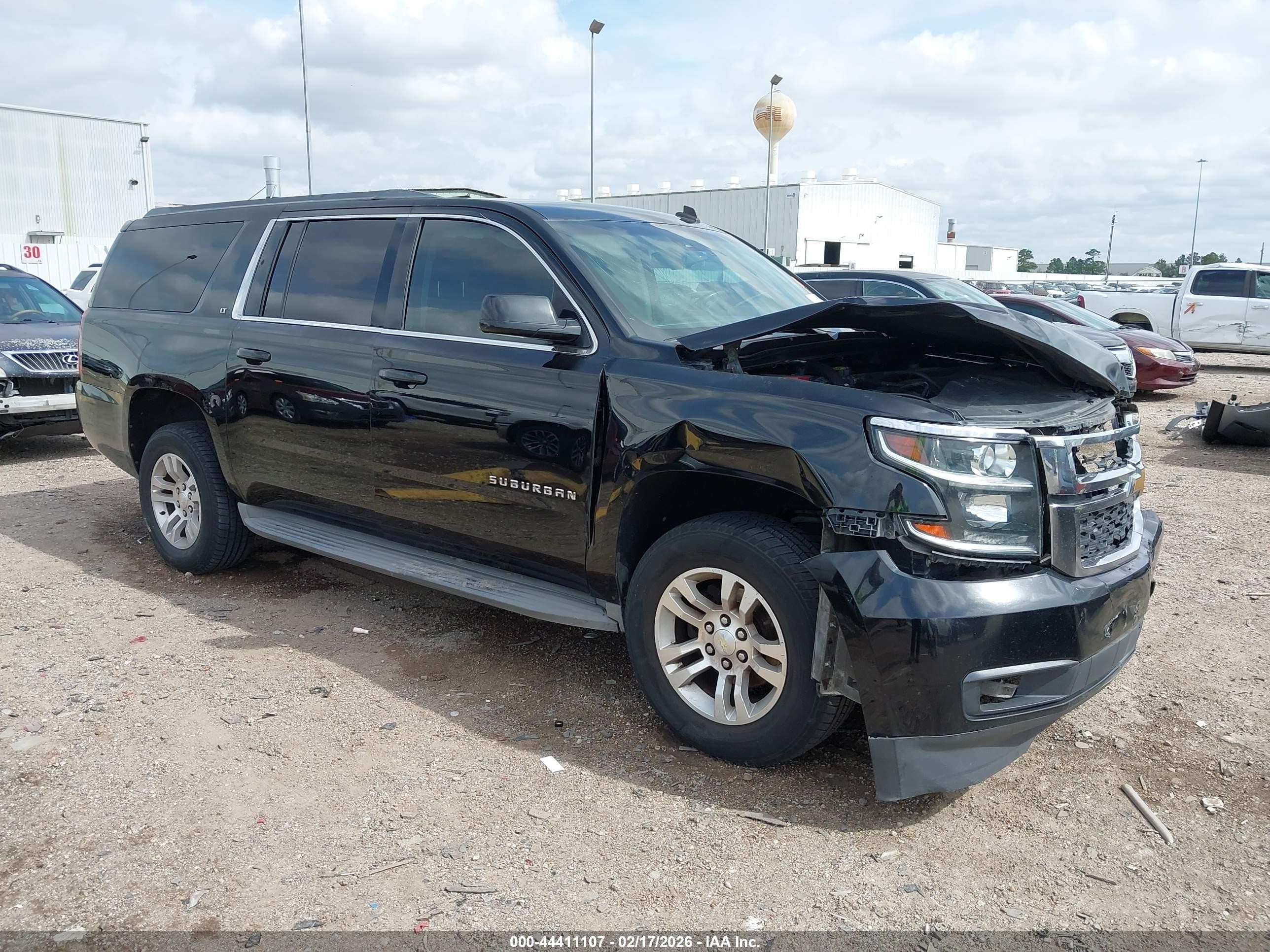 2015 Chevrolet Suburban LT, VIN 1GNSCJKCXFR146205 — Front end