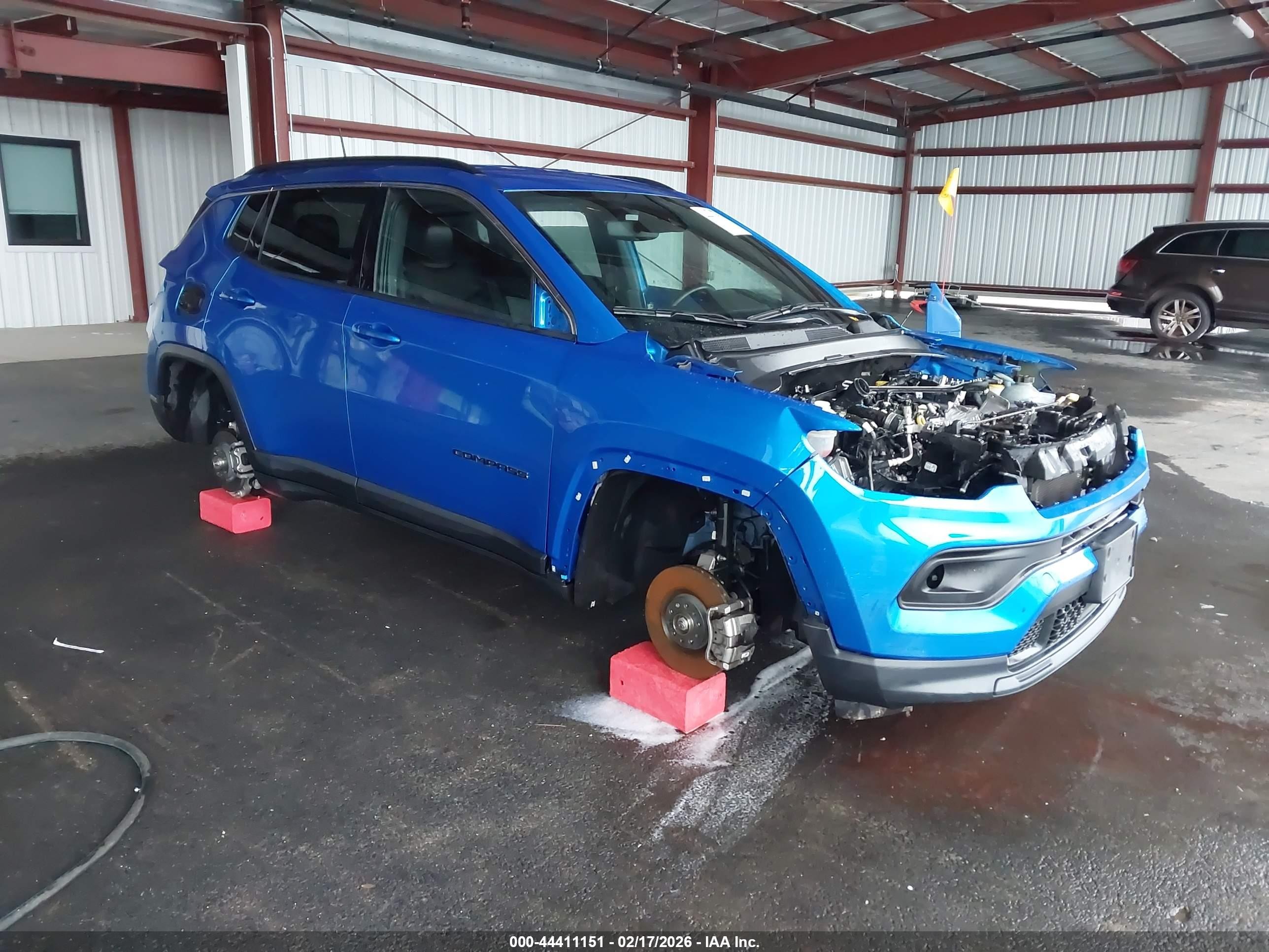 2024 Jeep Compass Latitude, VIN 3C4NJDBN8RT116369 — Stripped