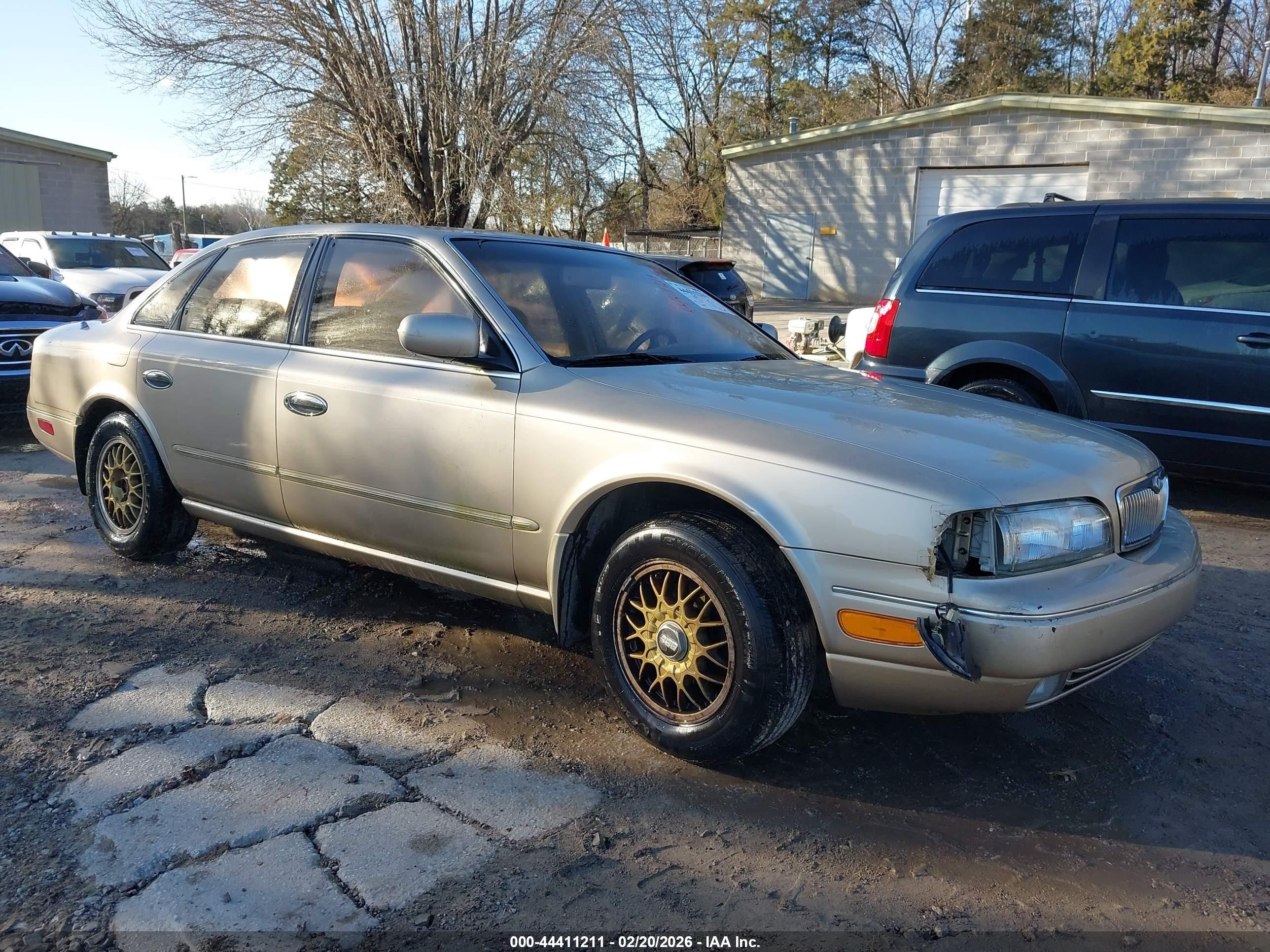1995 Infiniti Q45, VIN JNKNG01D5SM305040 — Front end