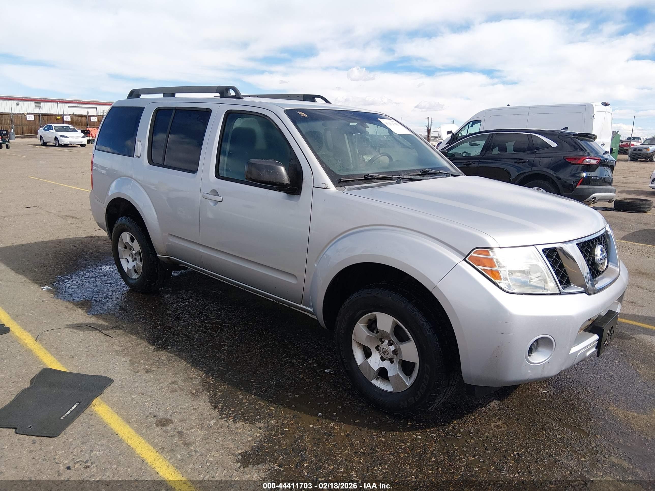 2011 Nissan Pathfinder Silver, VIN 5N1AR1NB8BC616049 — Side