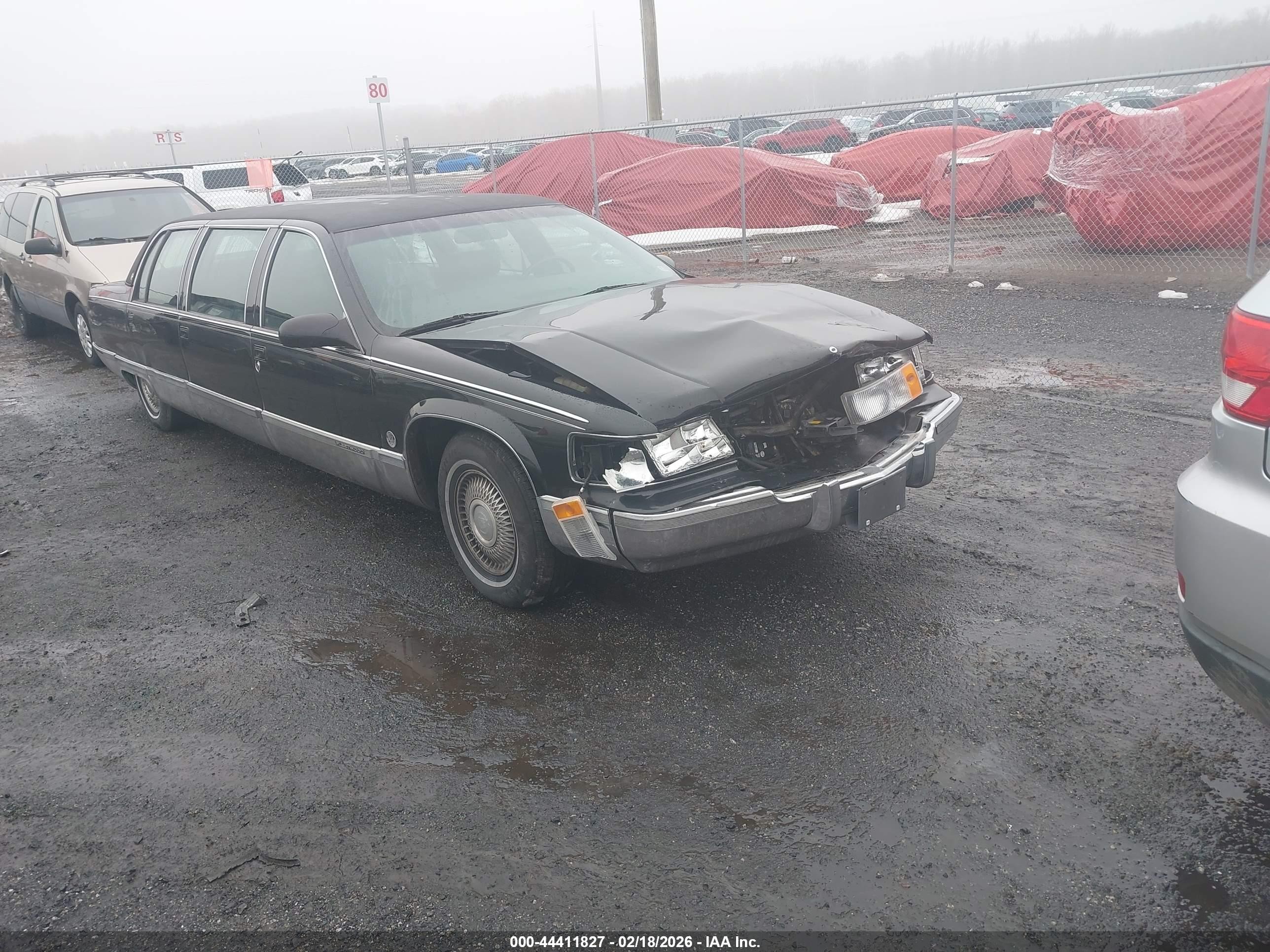 1996 Cadillac Fleetwood, VIN 1G6DW52P4TR711825 — Front end