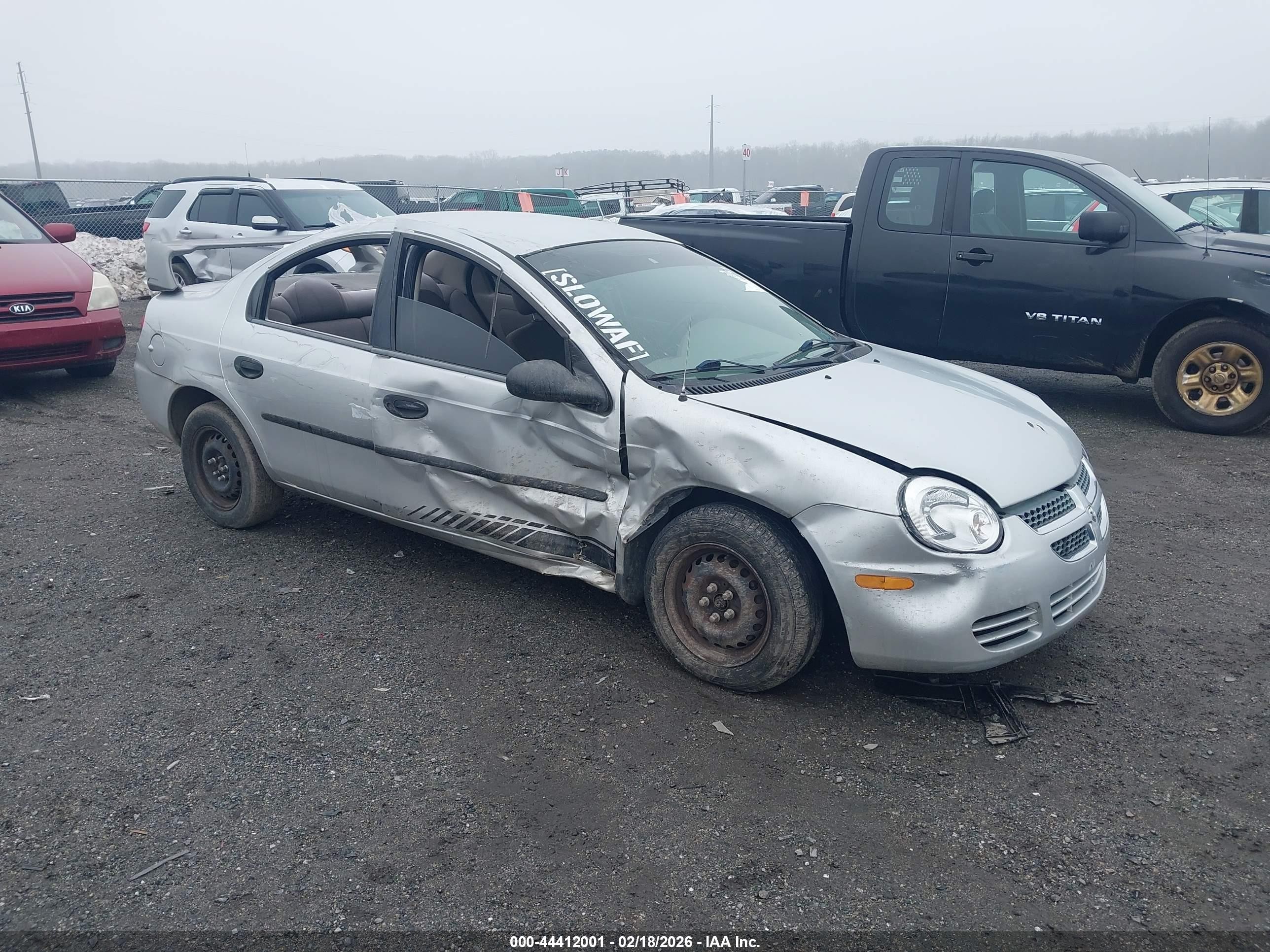 2003 Dodge Neon SE, VIN 1B3ES26C13D187714 — Бок