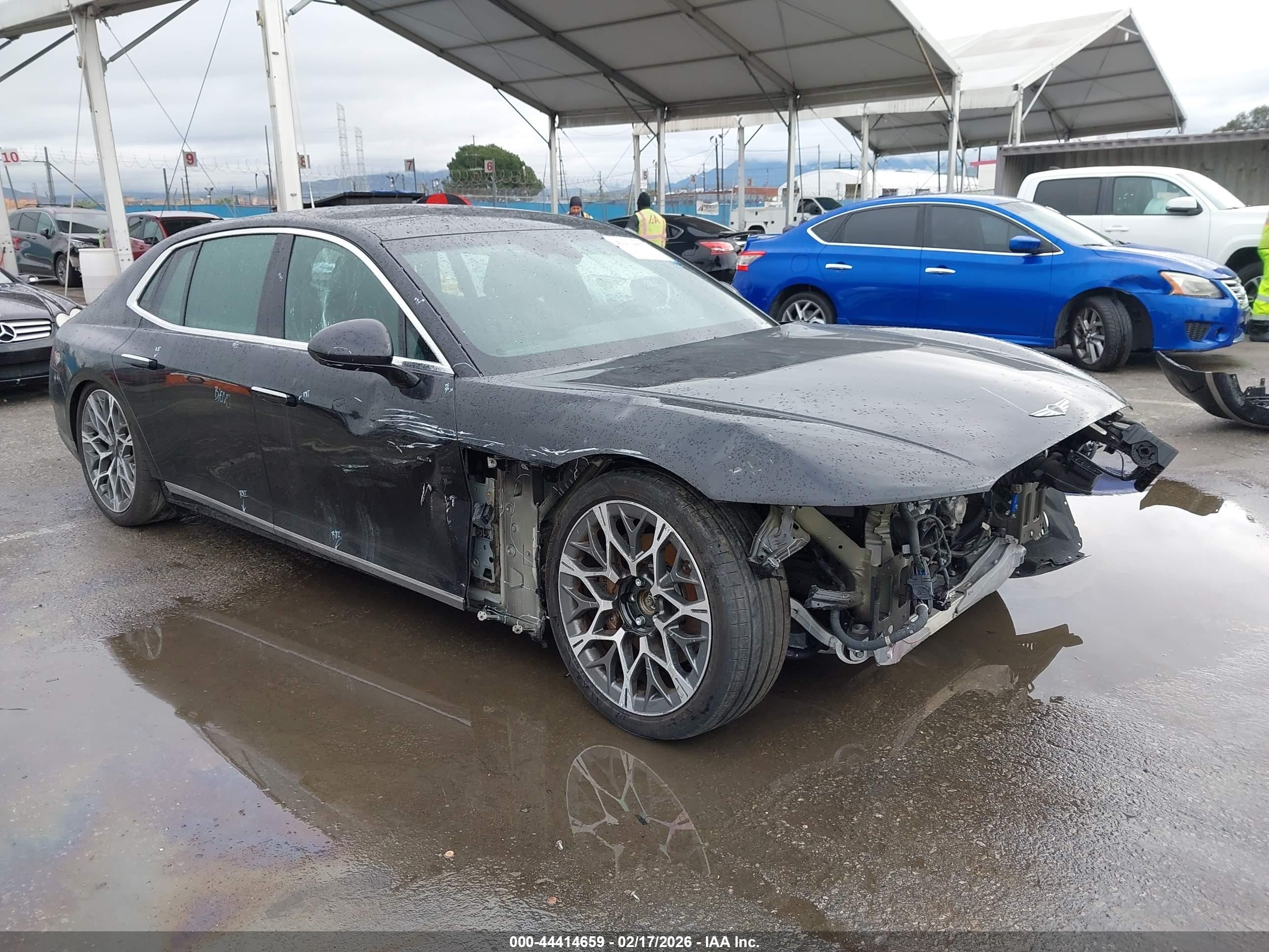 2025 Genesis G90 e-SC, VIN KMTFC4SDXSU051074 — Front end